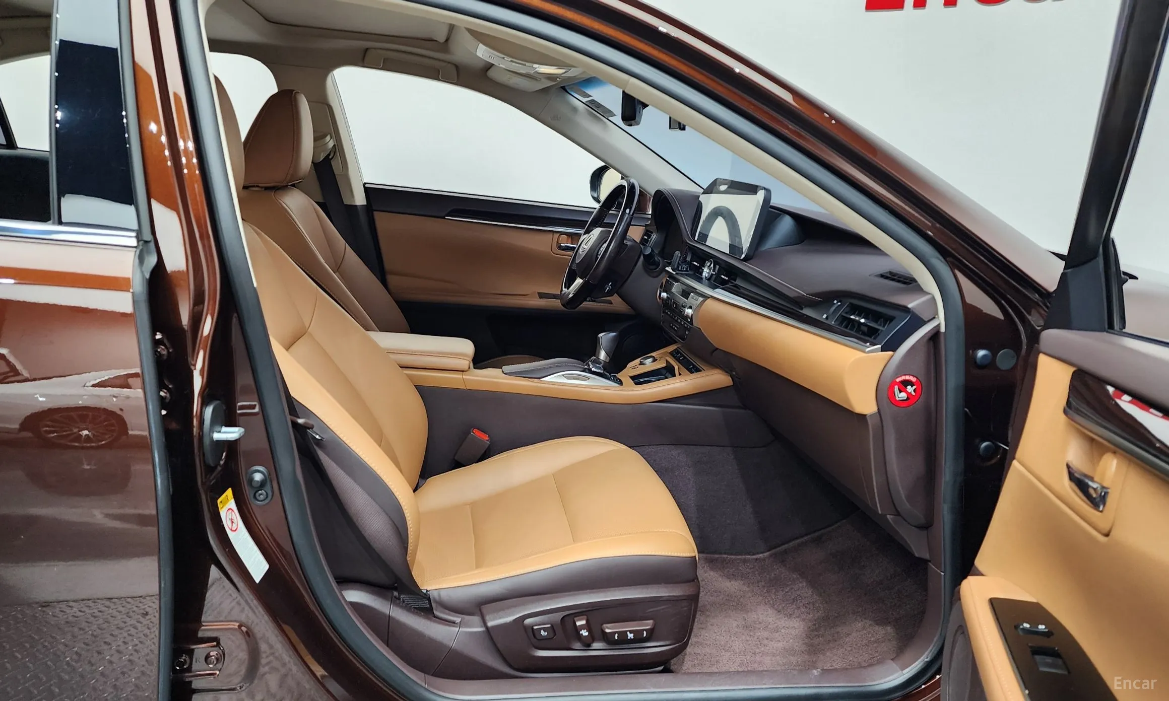 Lexus New ES300h превью 11