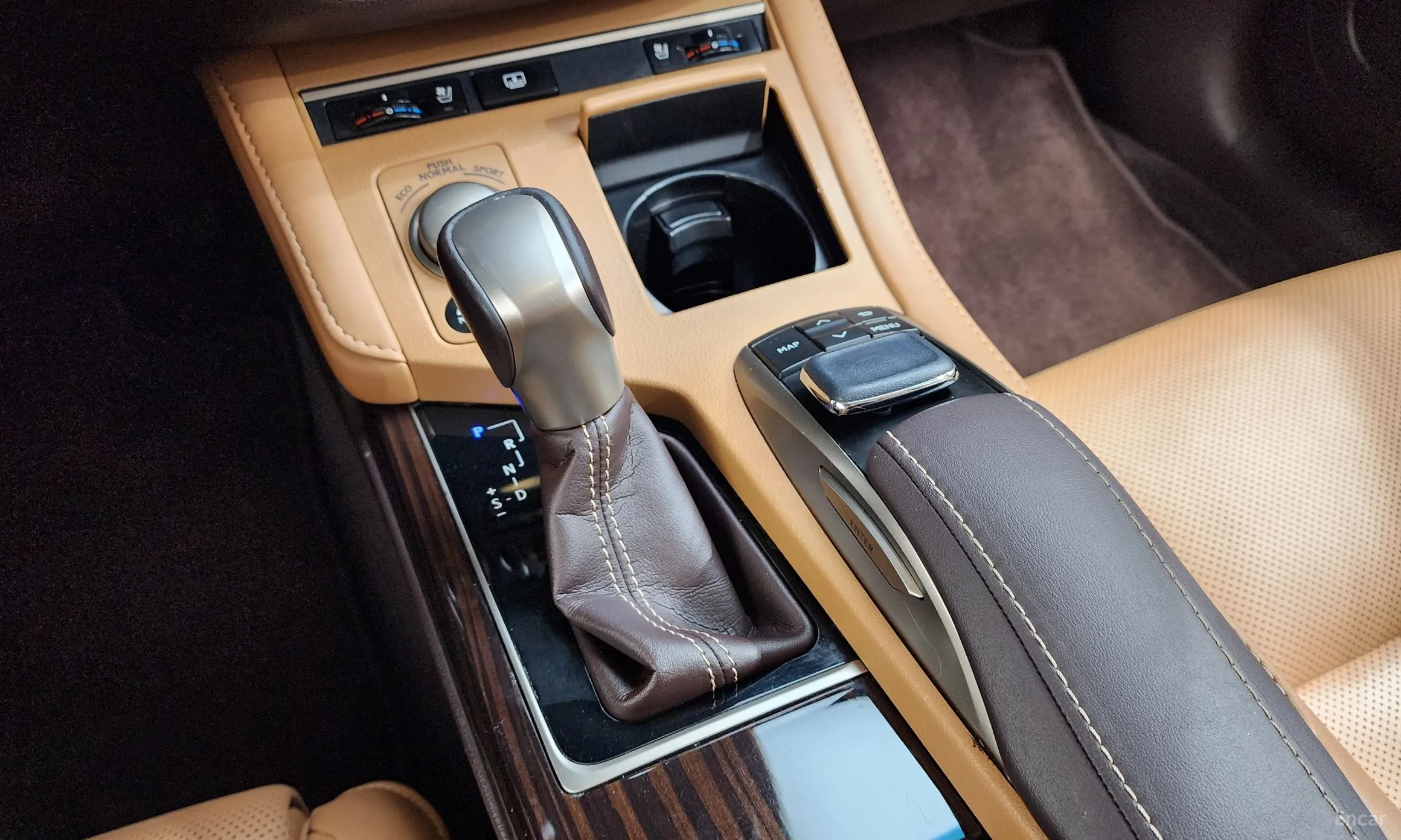 Lexus New ES300h превью 9