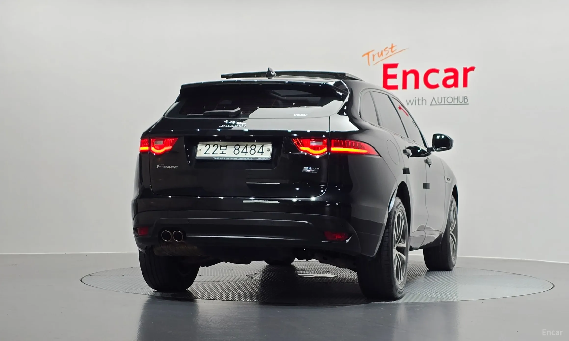 Jaguar F-PACE превью 4