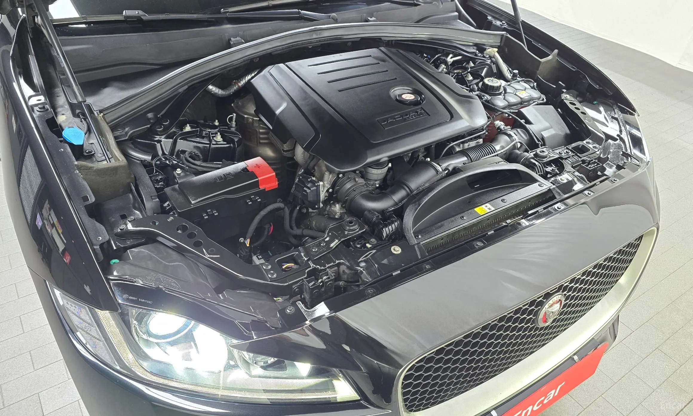 Jaguar F-PACE превью 6