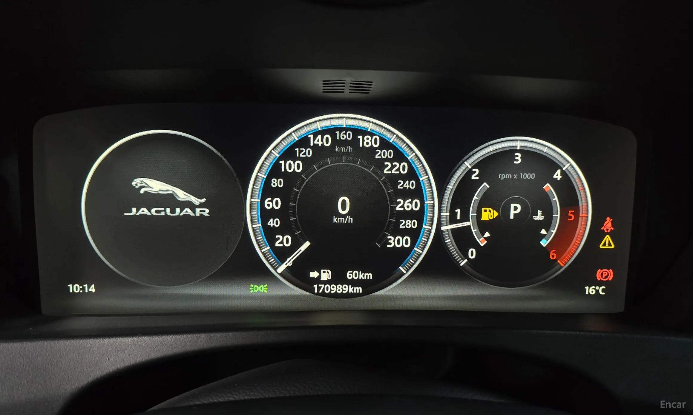 Jaguar F-PACE превью 8