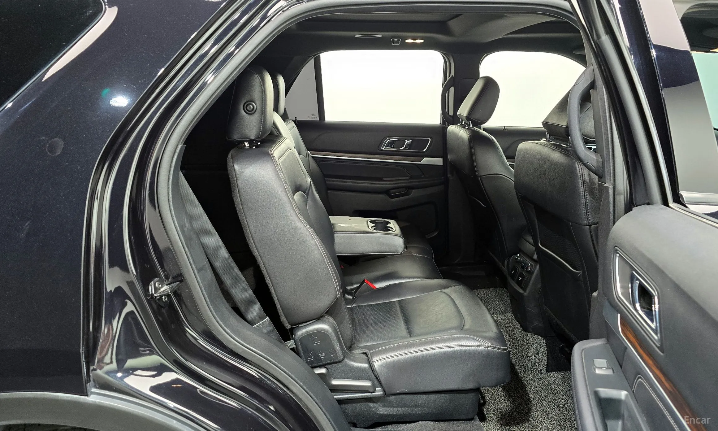Ford Explorer превью 12