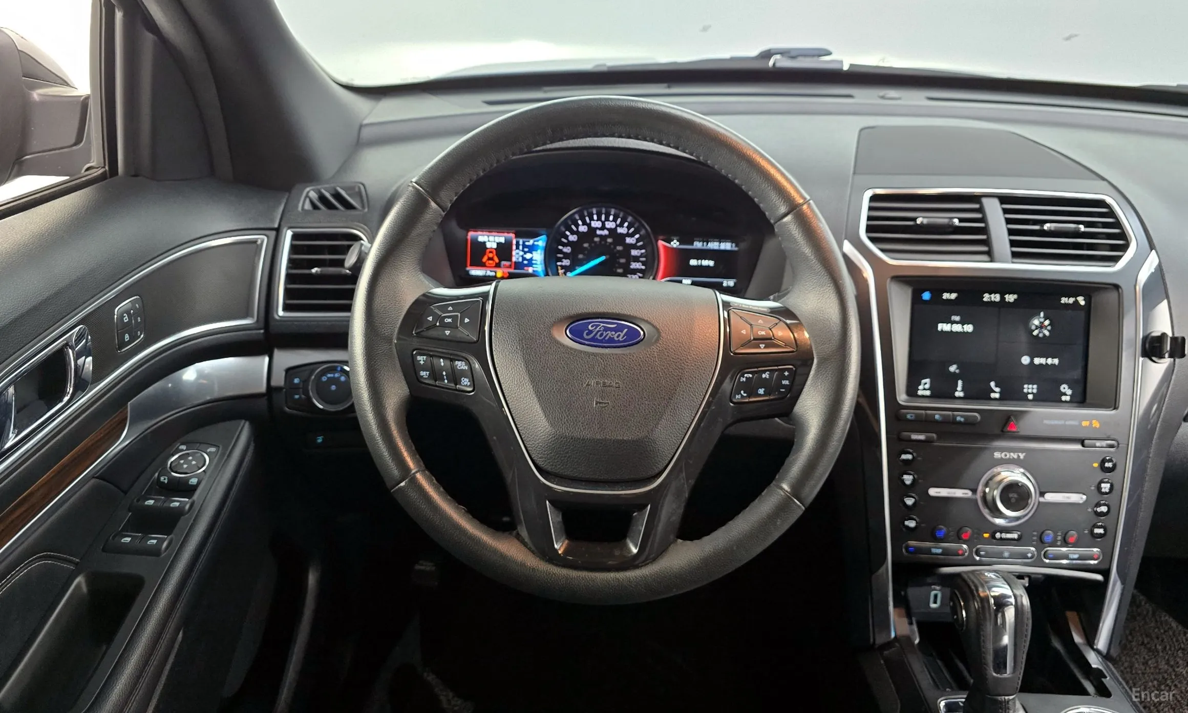 Ford Explorer превью 13