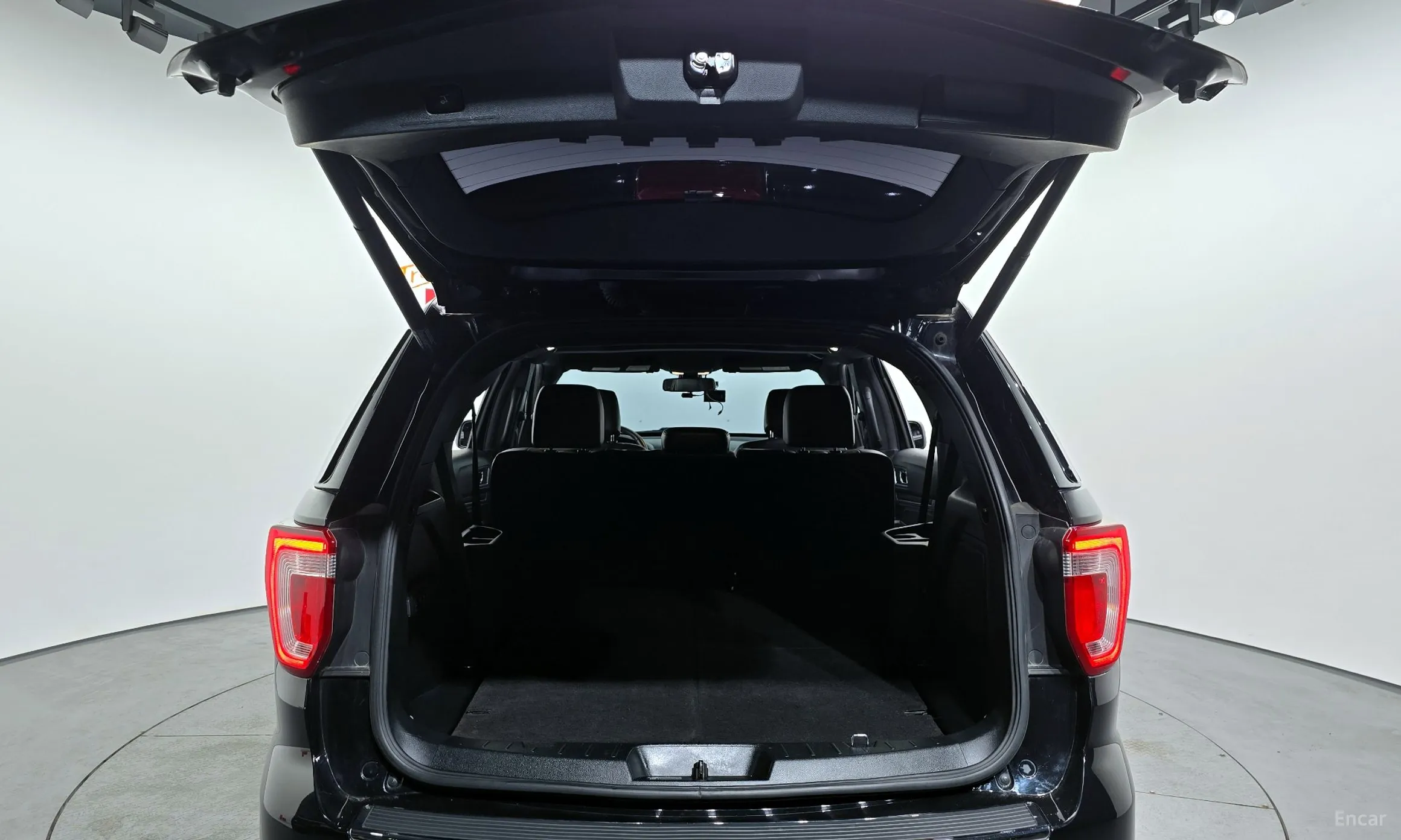 Ford Explorer превью 20