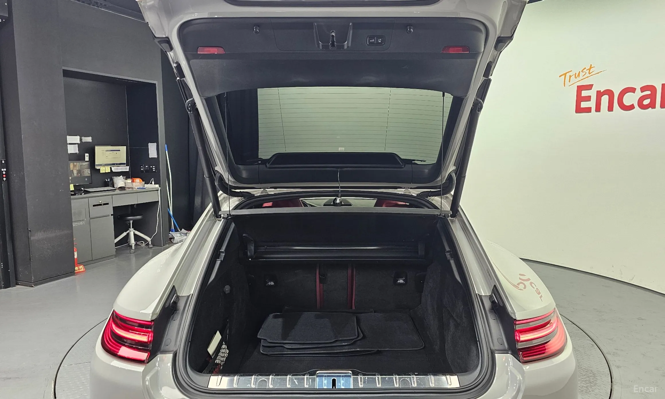 Porsche Panamera (971) превью 20