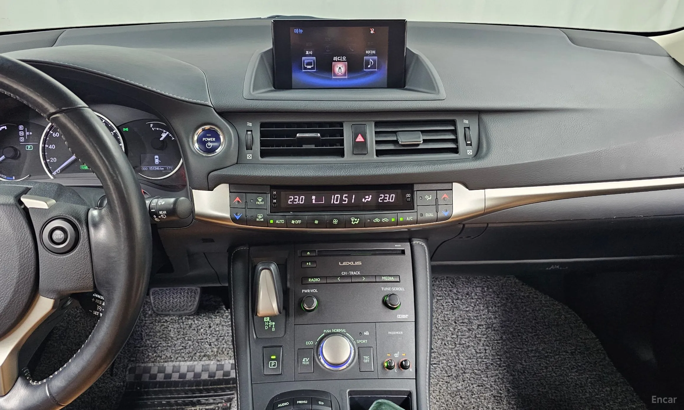 Lexus CT200h превью 17