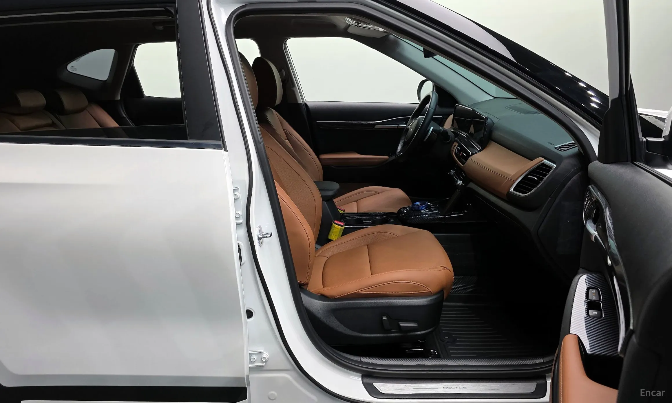 Kia Seltos превью 10