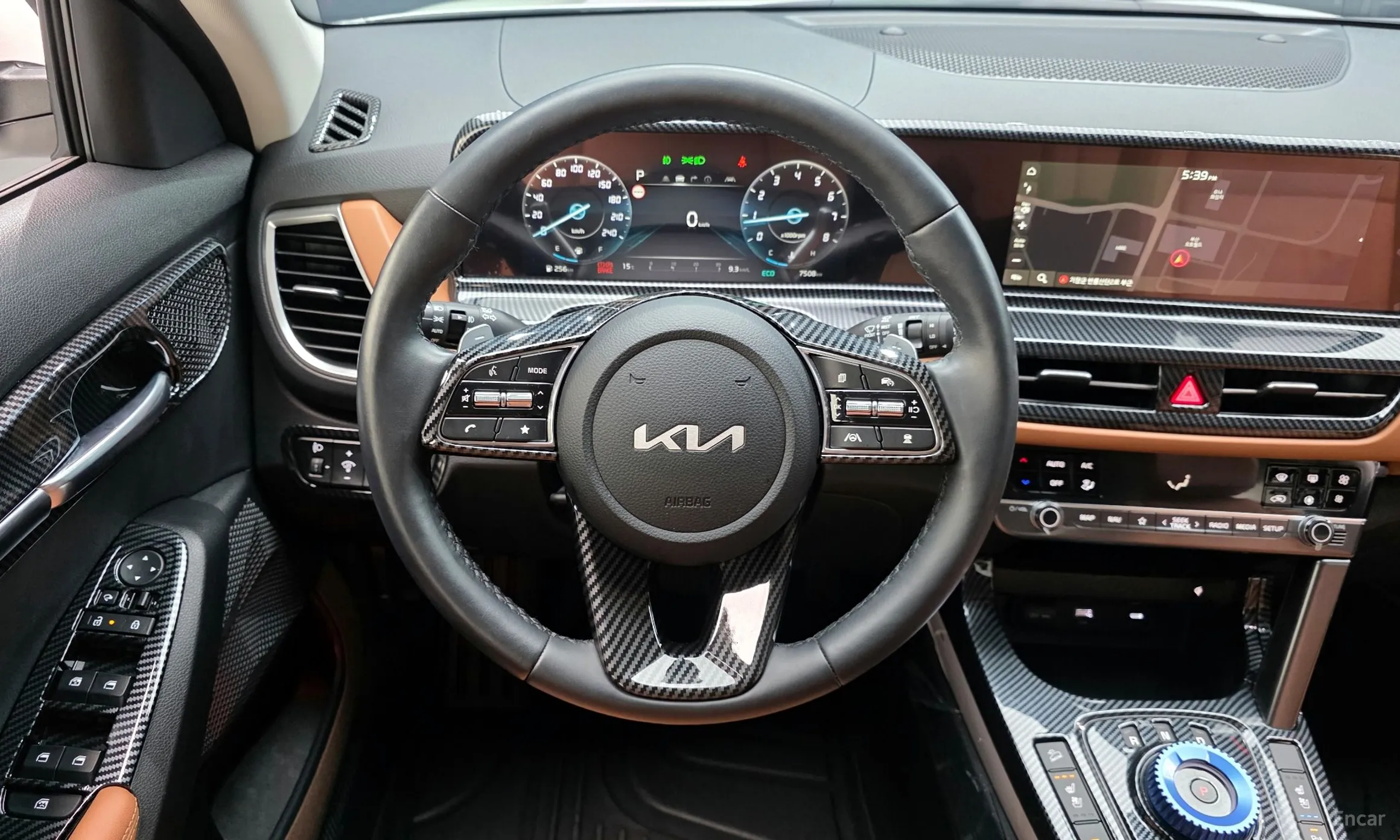Kia Seltos превью 13