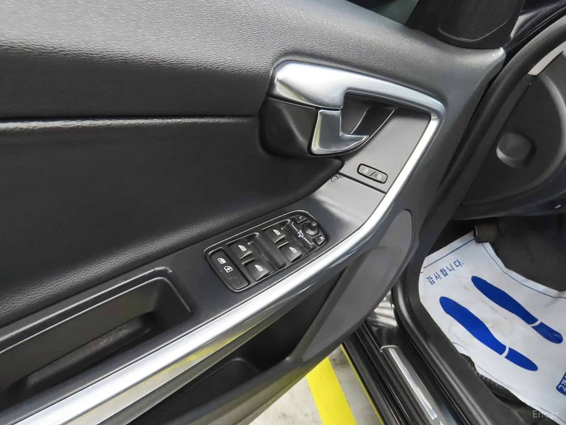 Volvo S60 превью 15