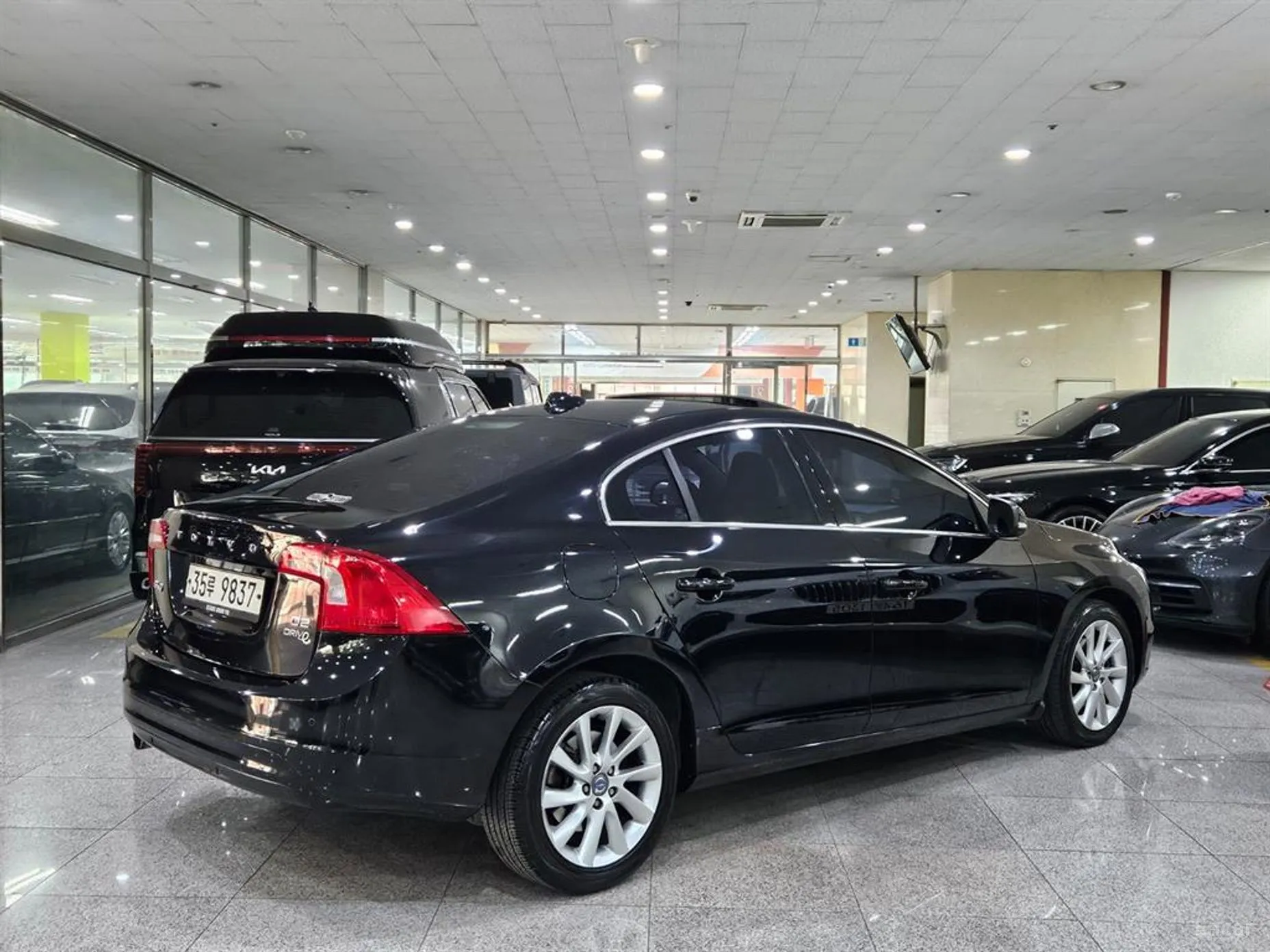 Volvo S60 превью 3