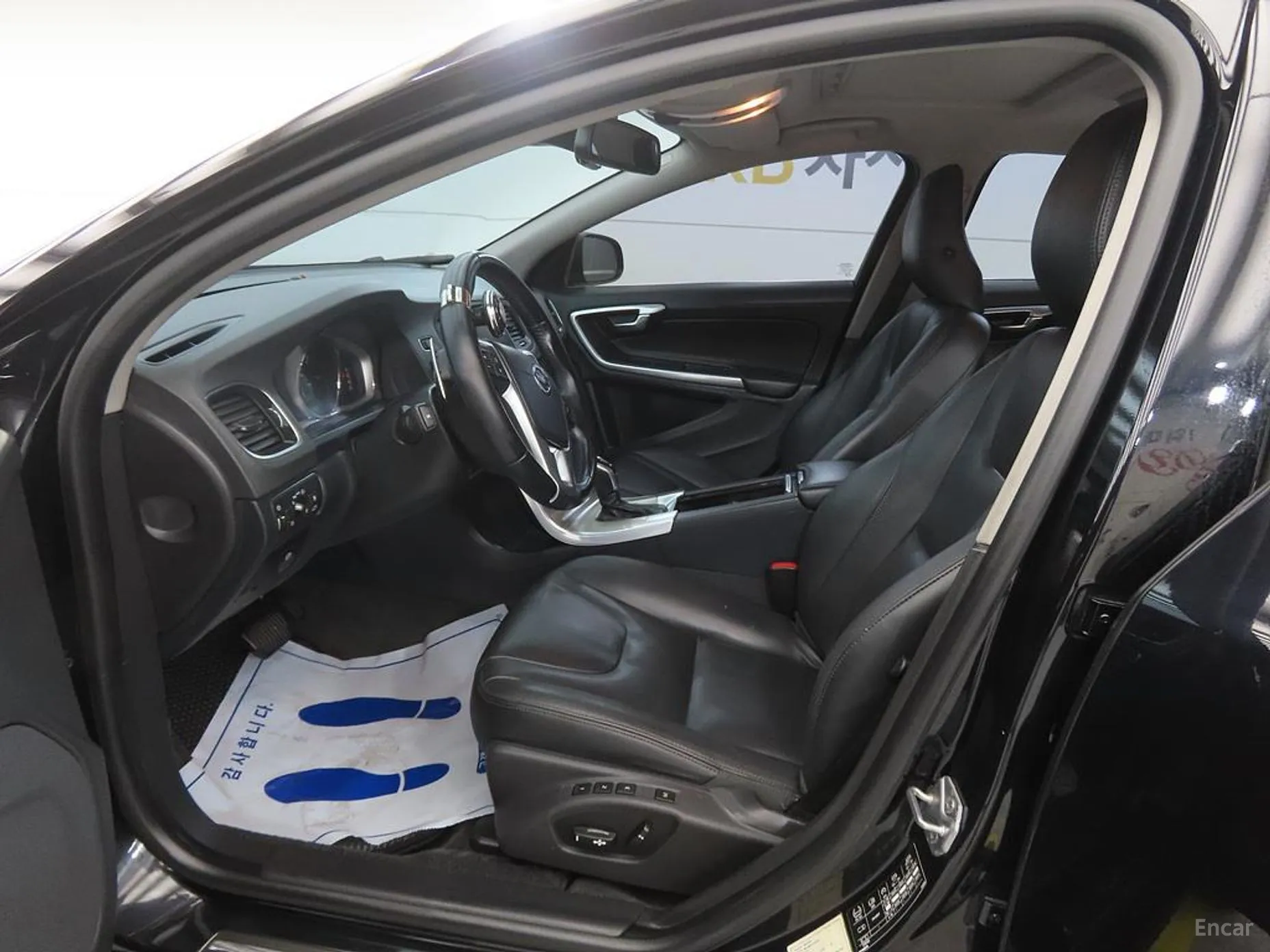 Volvo S60 превью 5