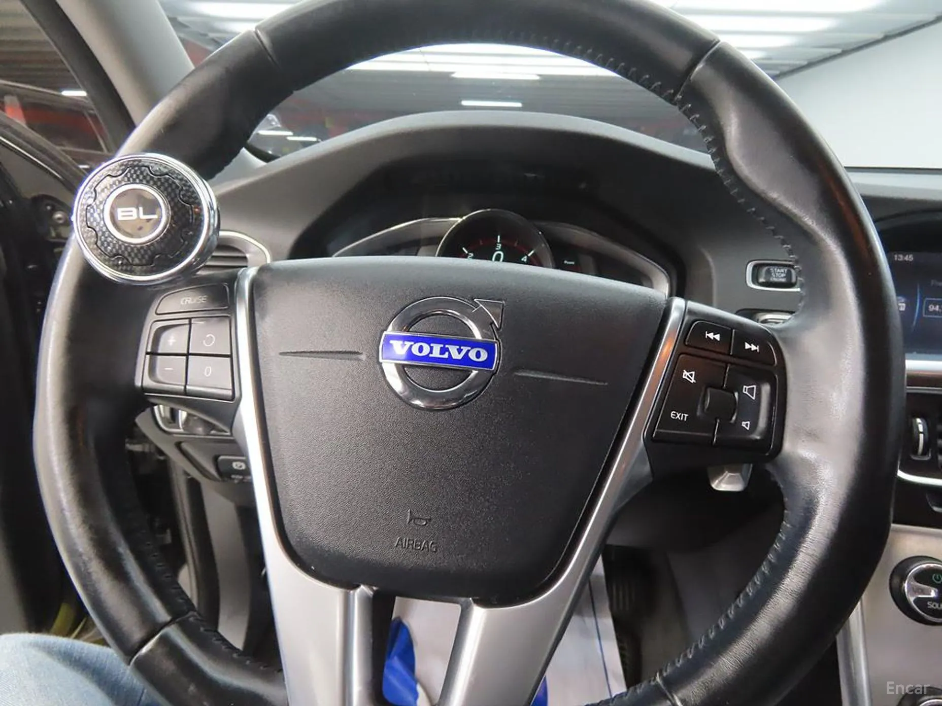 Volvo S60 превью 8