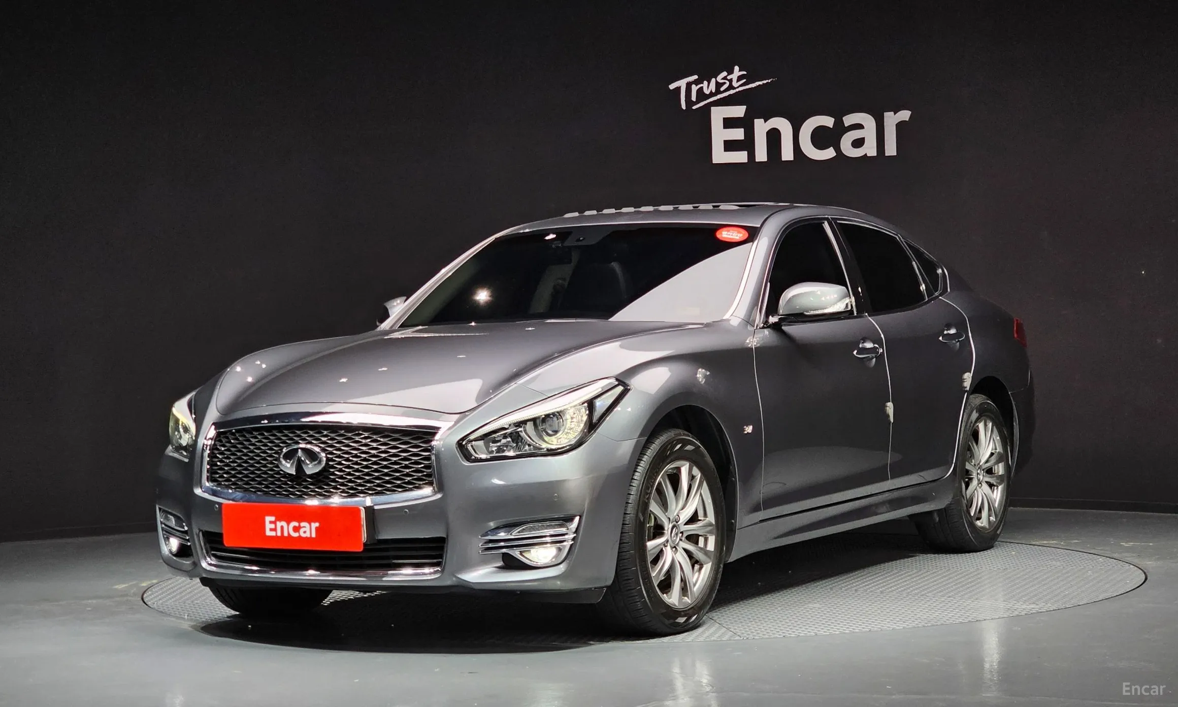 Infiniti Q70