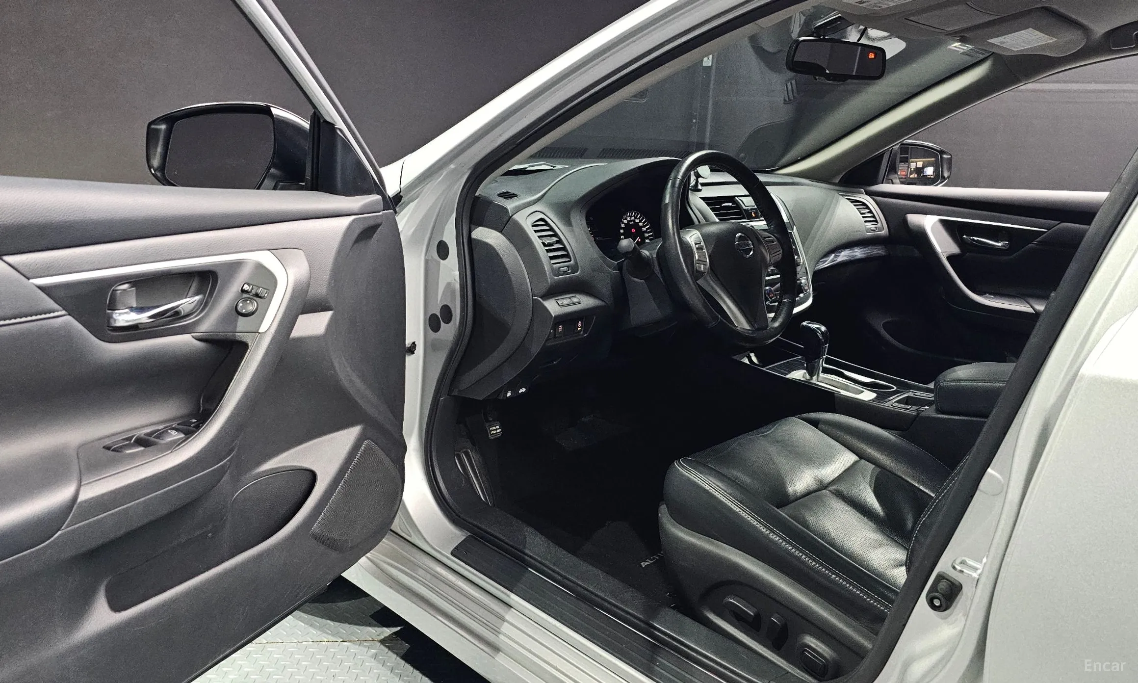 Nissan Altima превью 12