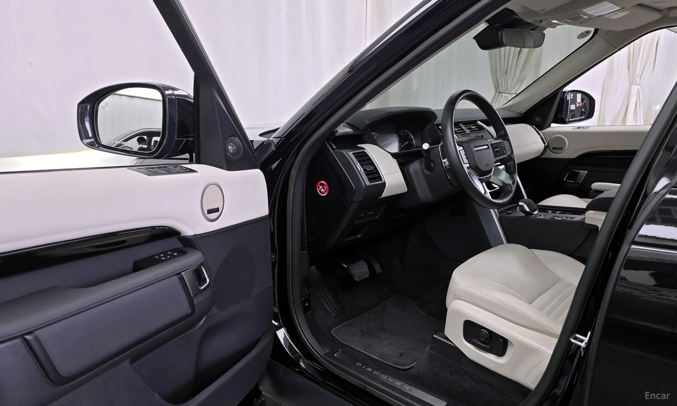 Land Rover Discovery 5 превью 10