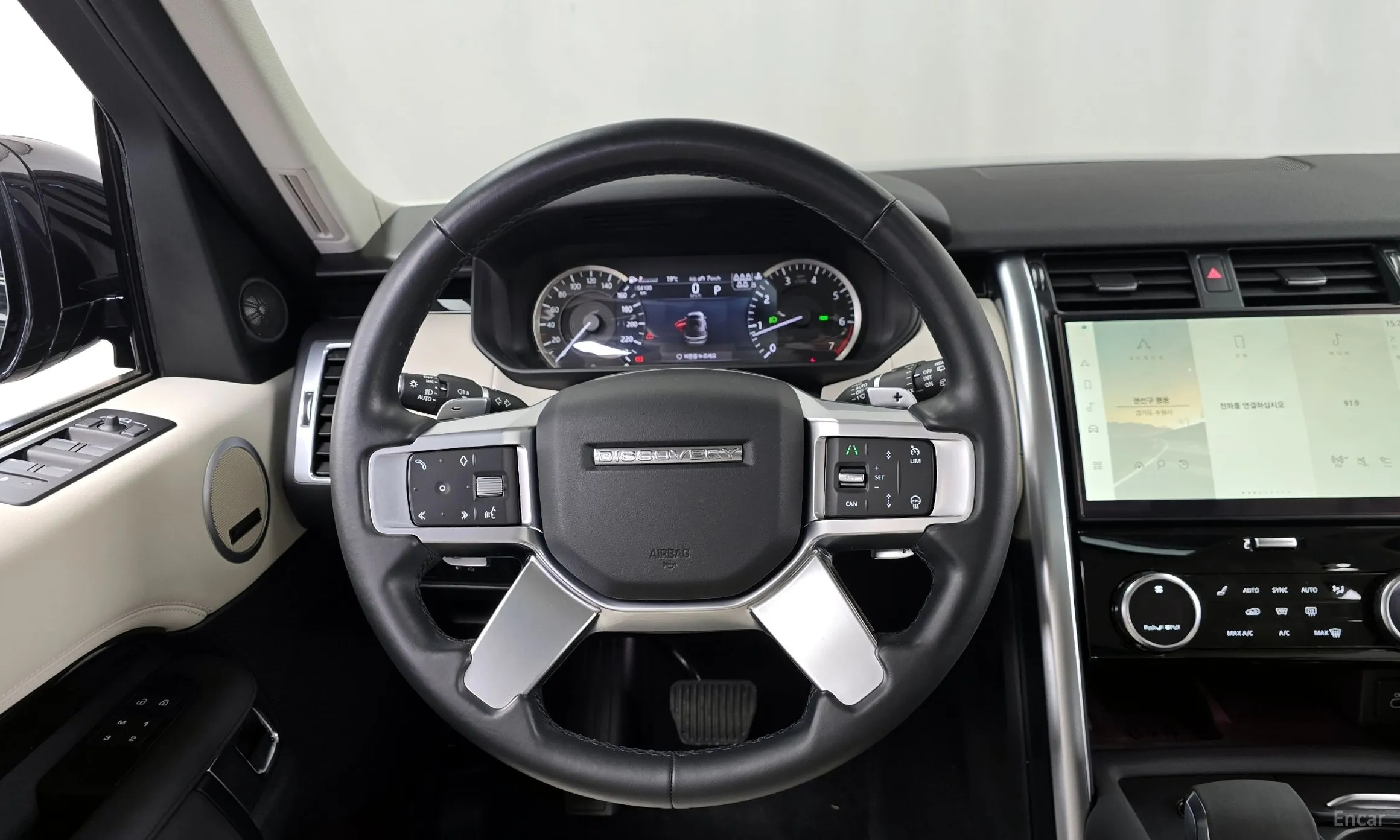 Land Rover Discovery 5 превью 13