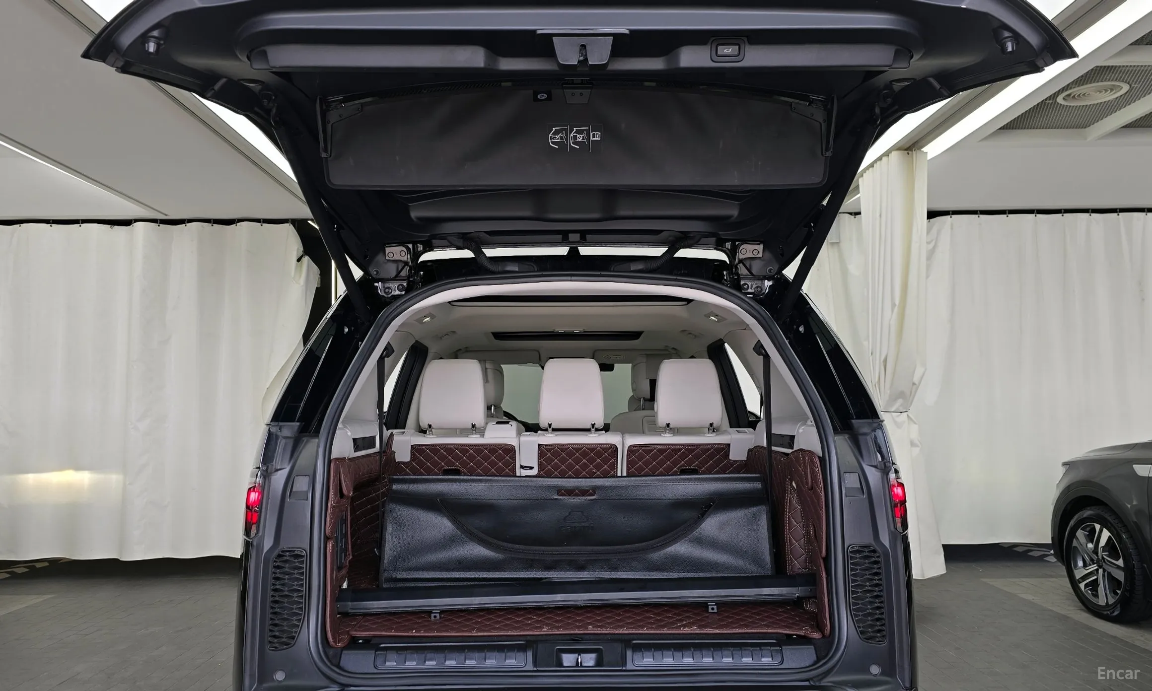 Land Rover Discovery 5 превью 20