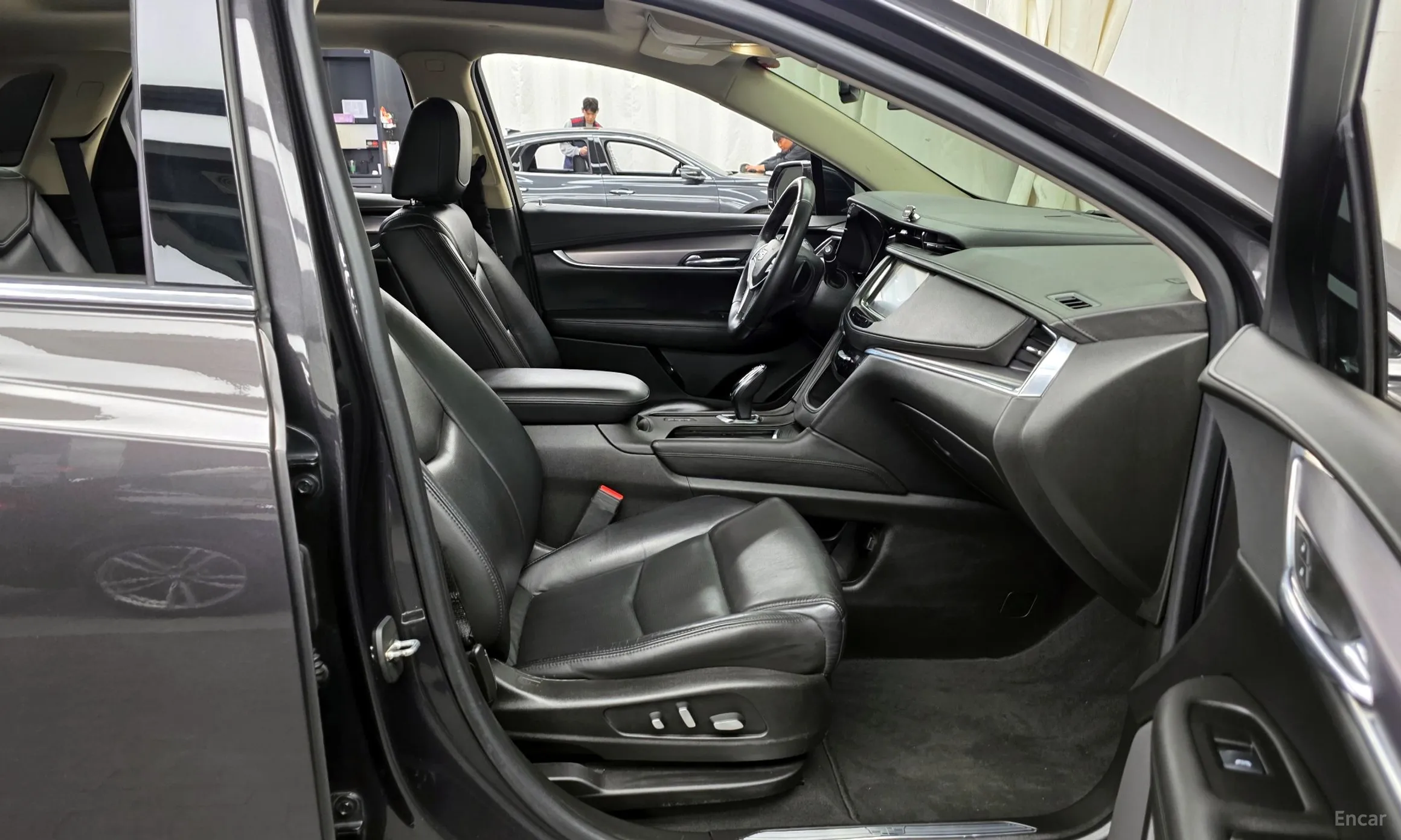Cadillac XT5 превью 11