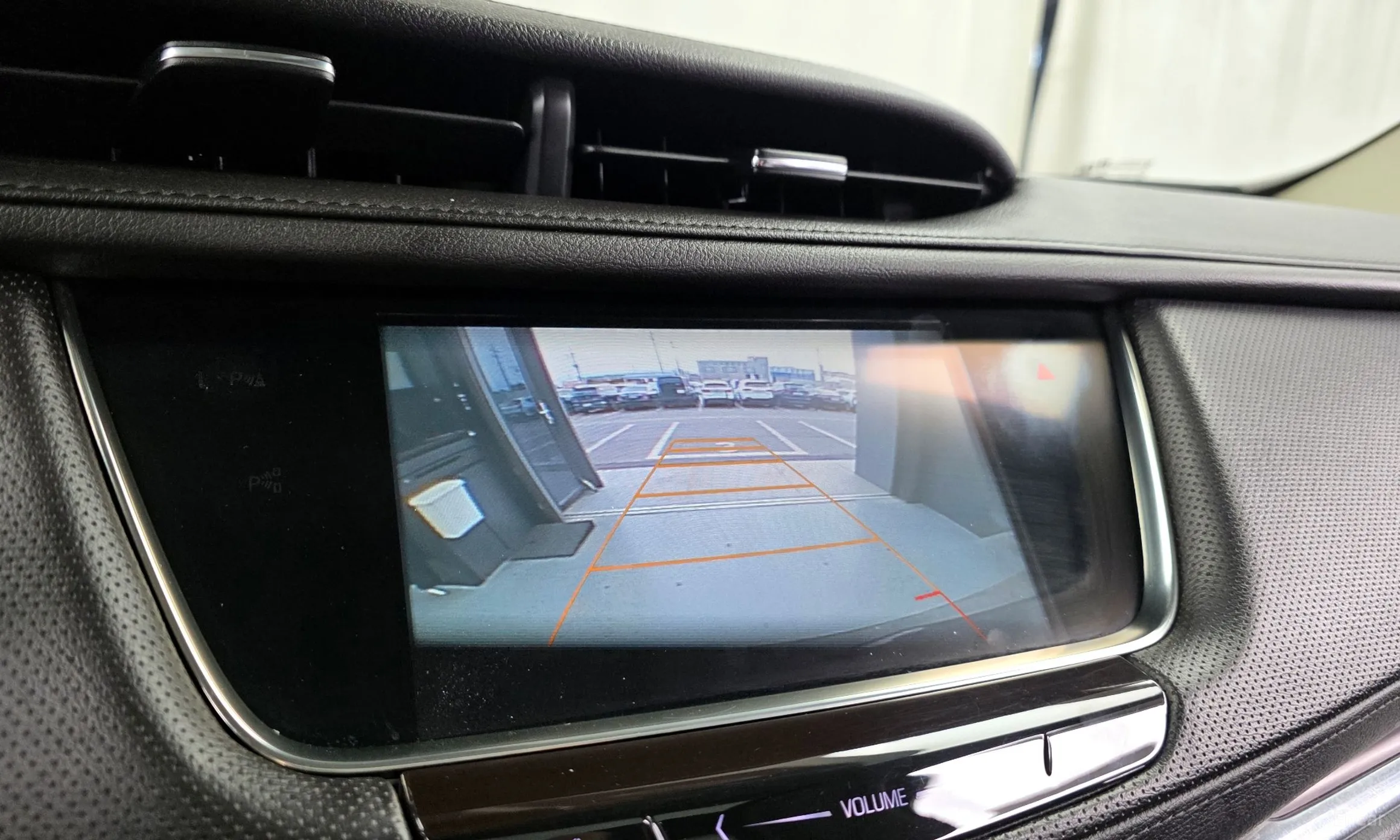Cadillac XT5 превью 15