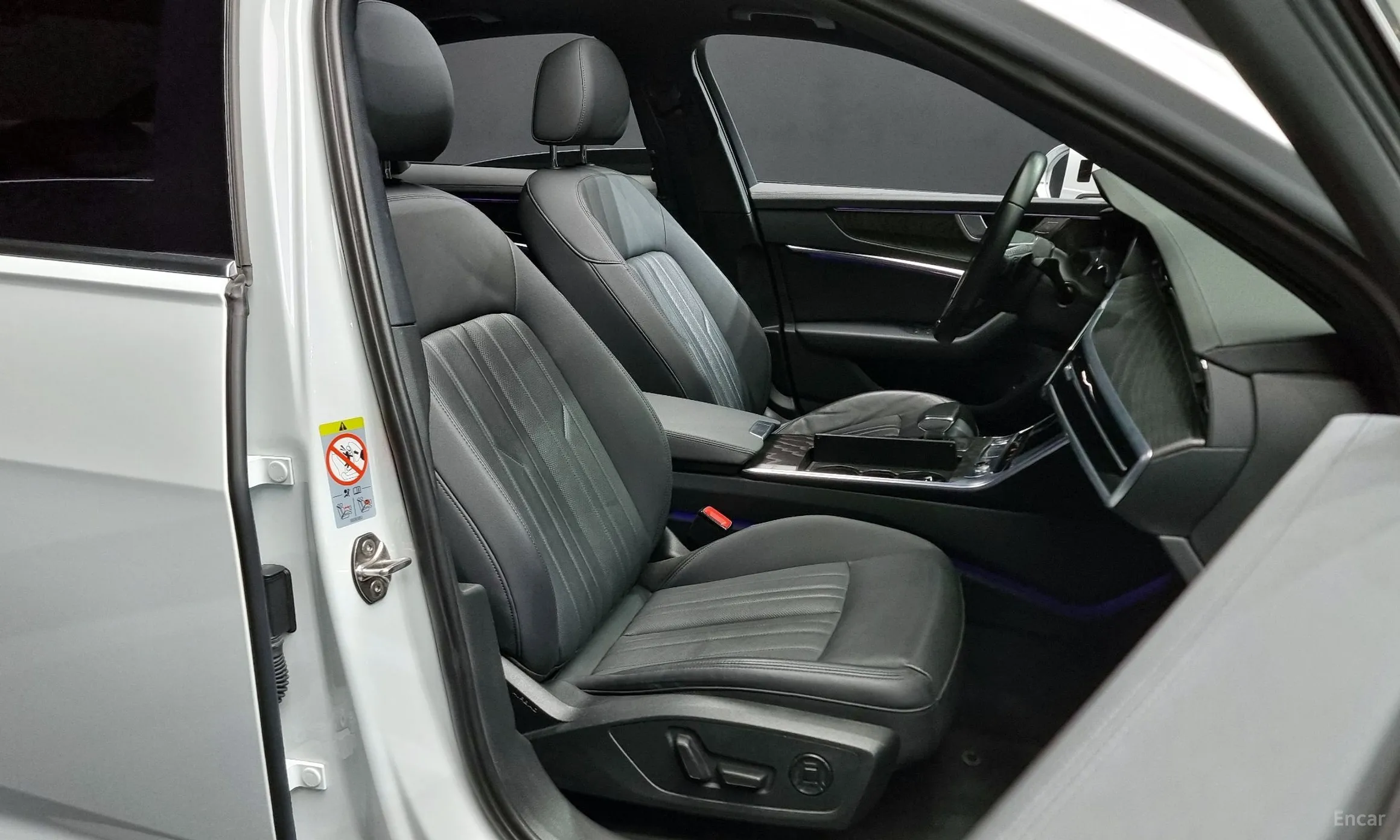 Audi A6 (C8) превью 10
