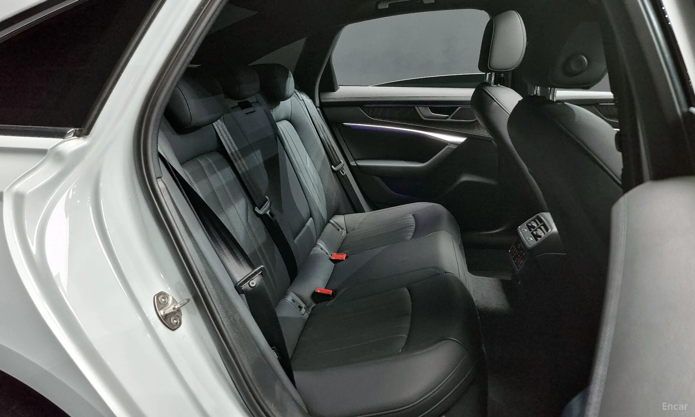 Audi A6 (C8) превью 12