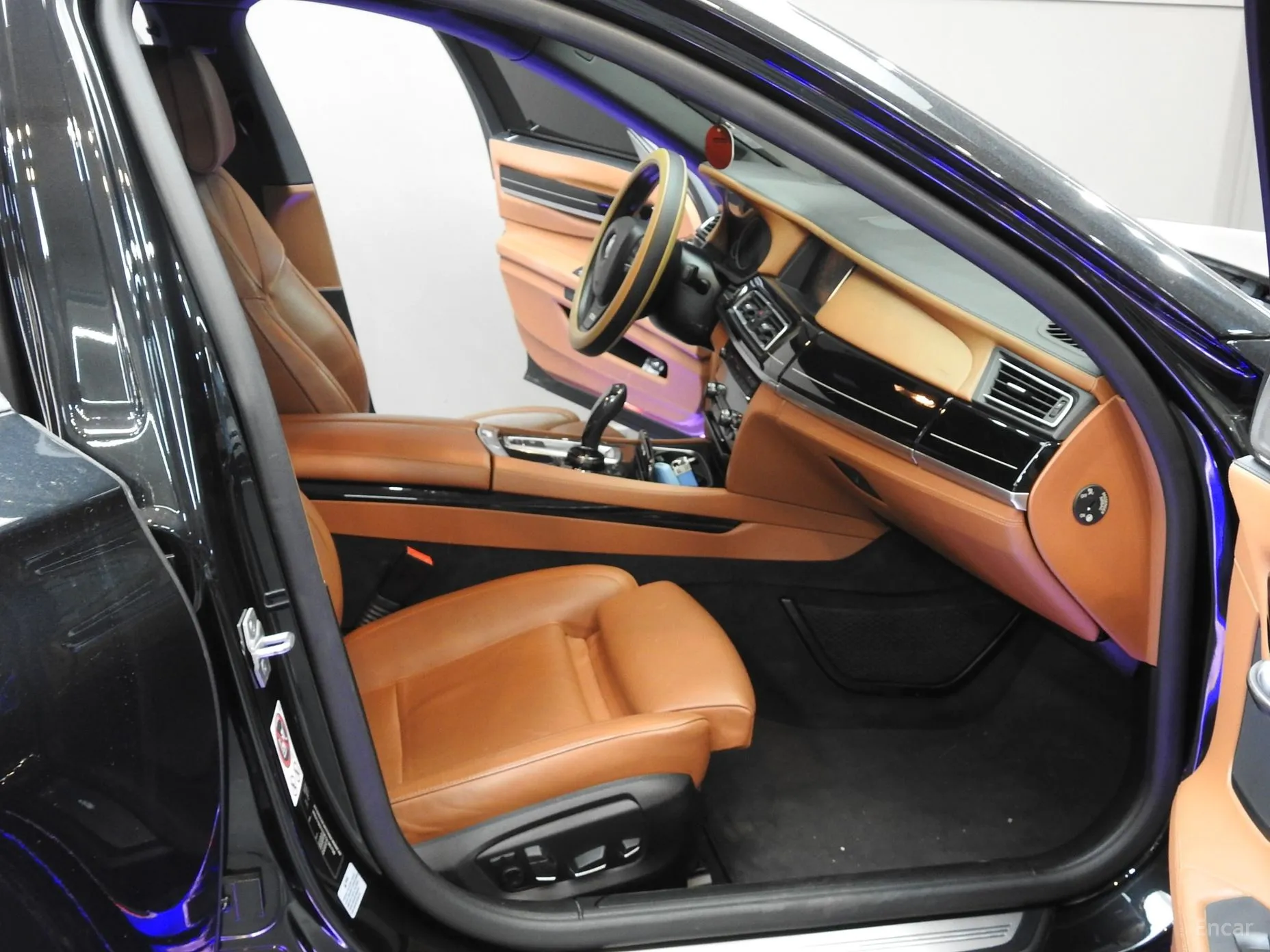 BMW 7 Series (F01) превью 10