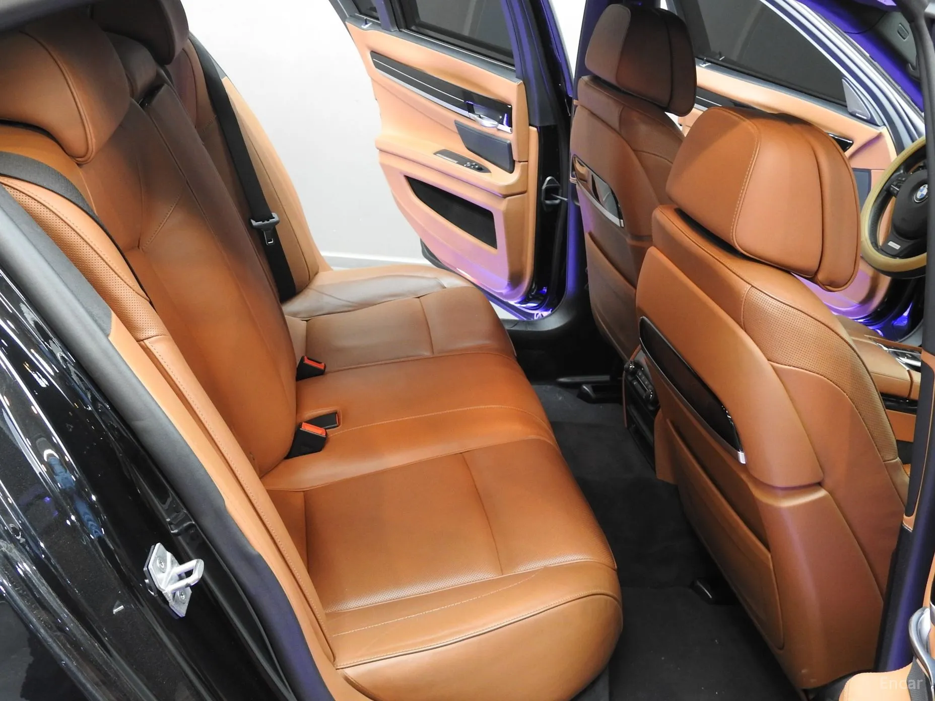 BMW 7 Series (F01) превью 11