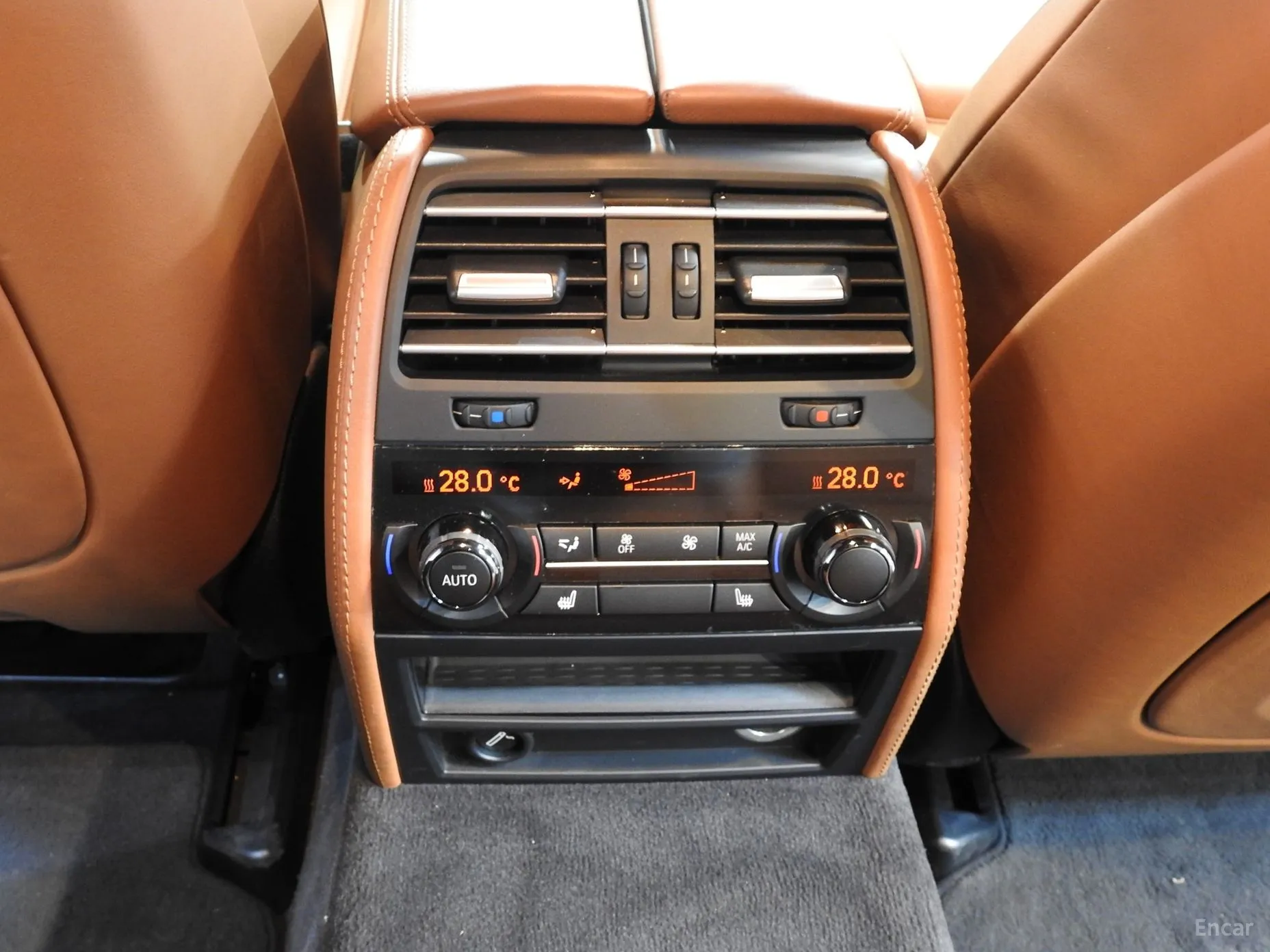 BMW 7 Series (F01) превью 15