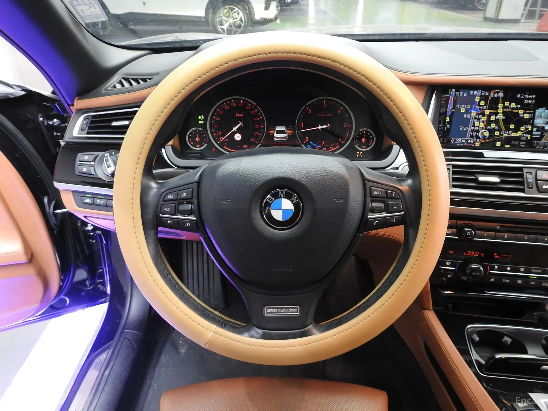 BMW 7 Series (F01) превью 16