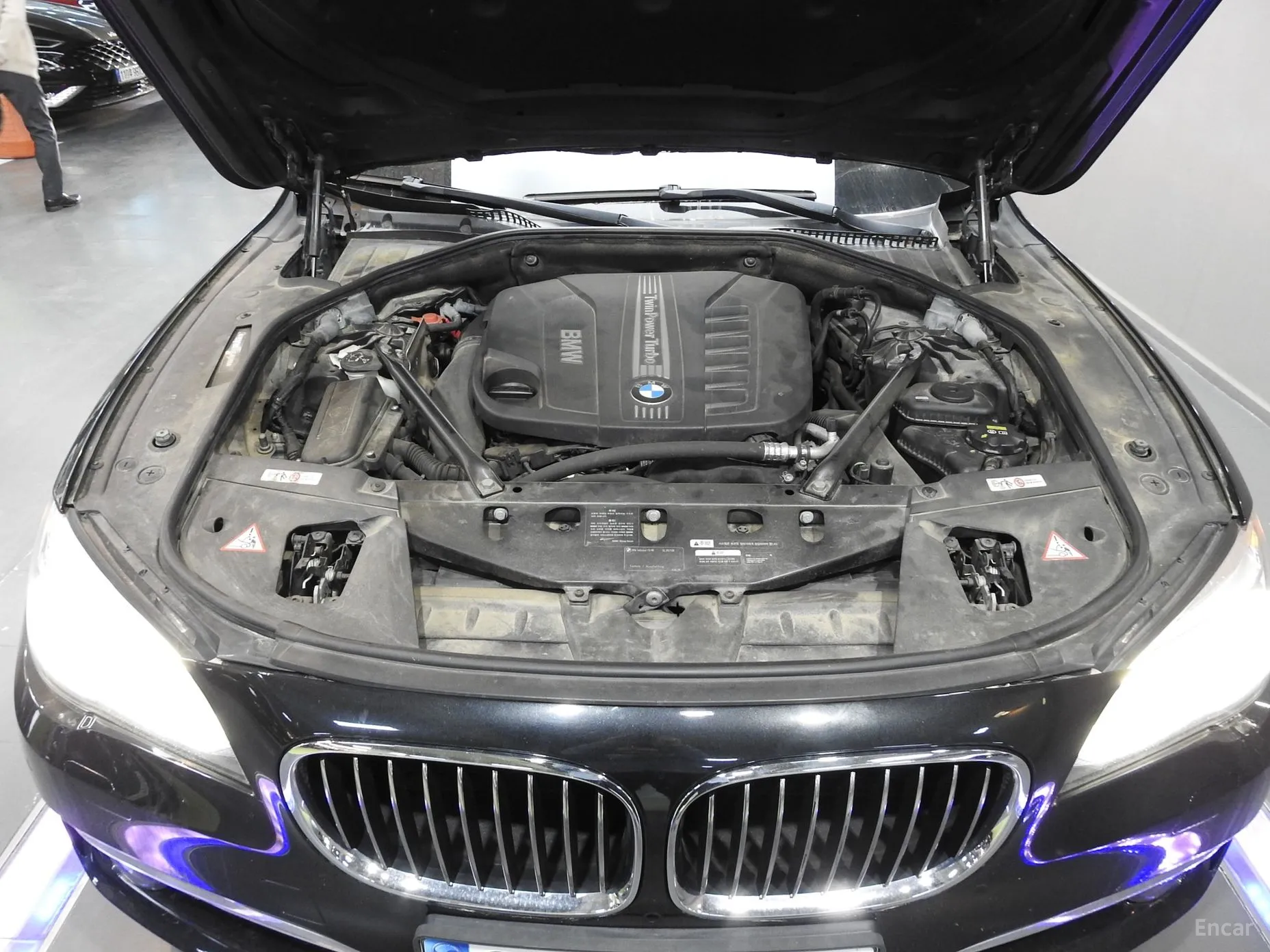BMW 7 Series (F01) превью 6