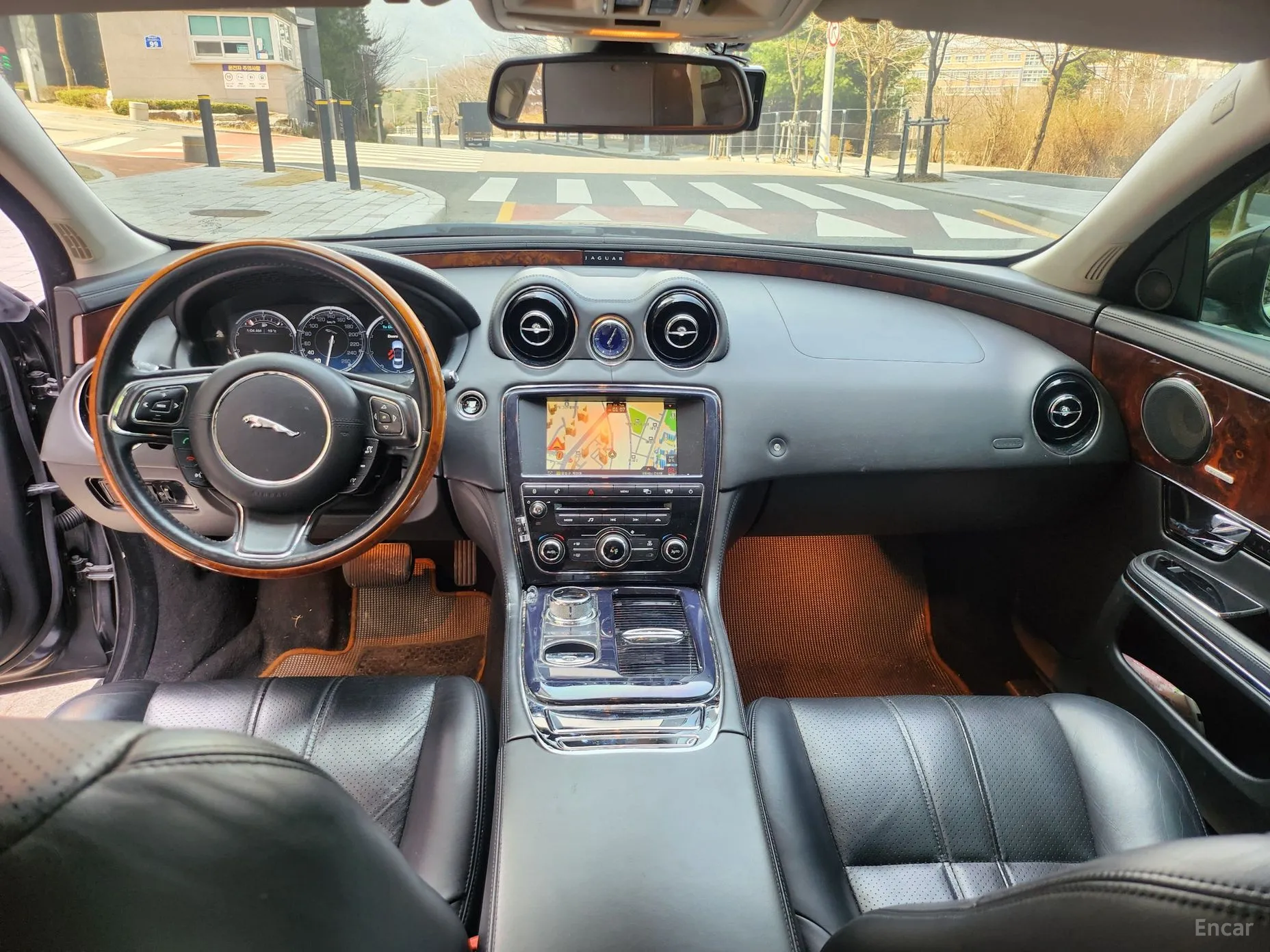 Jaguar All New XJ превью 6