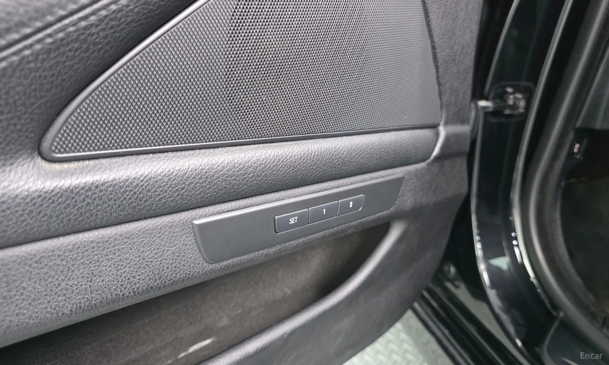 BMW 5 Series (F10) превью 16