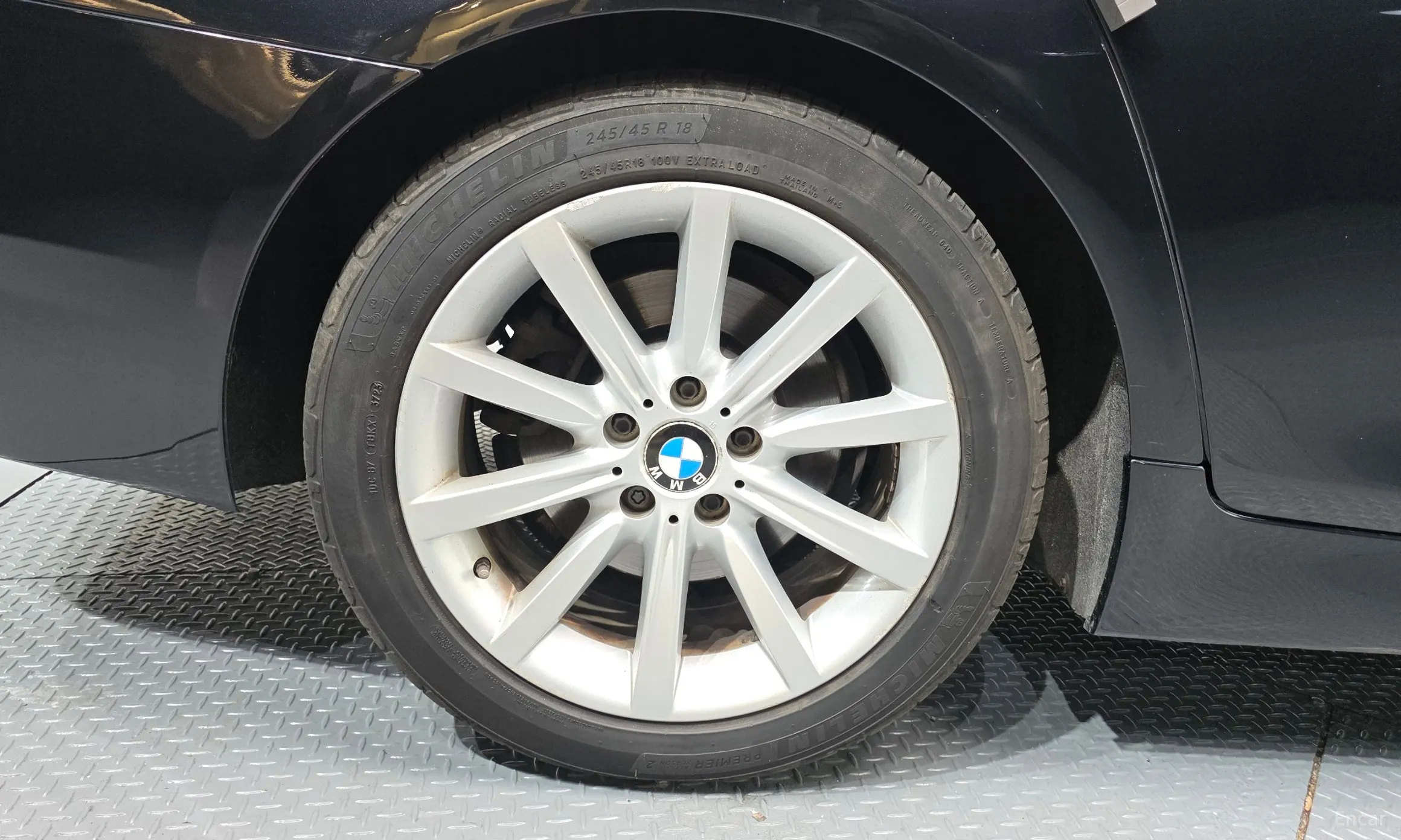 BMW 5 Series (F10) превью 5