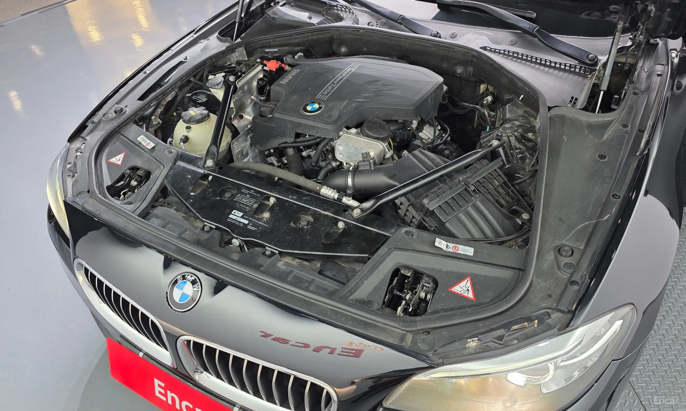 BMW 5 Series (F10) превью 6