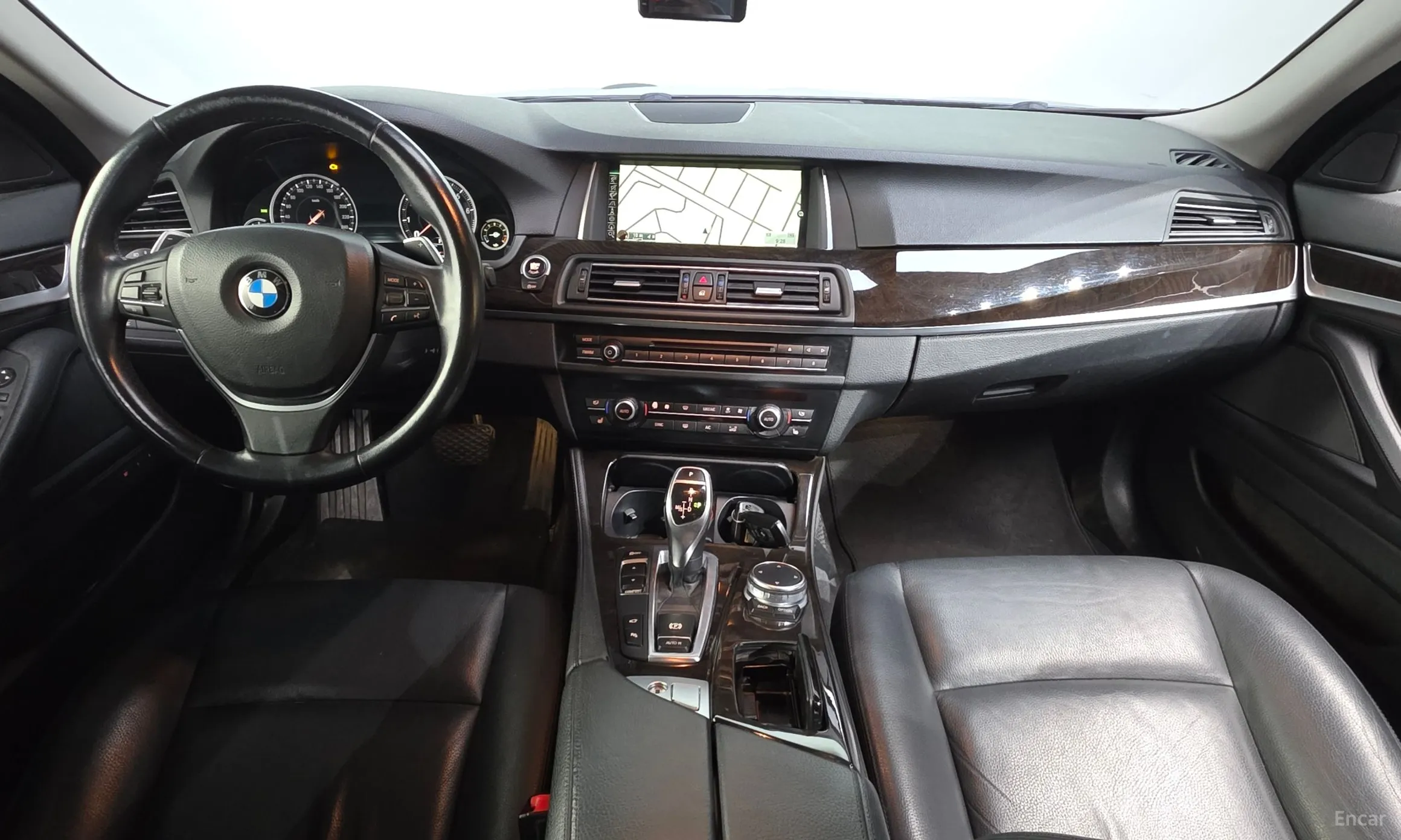 BMW 5 Series (F10) превью 7
