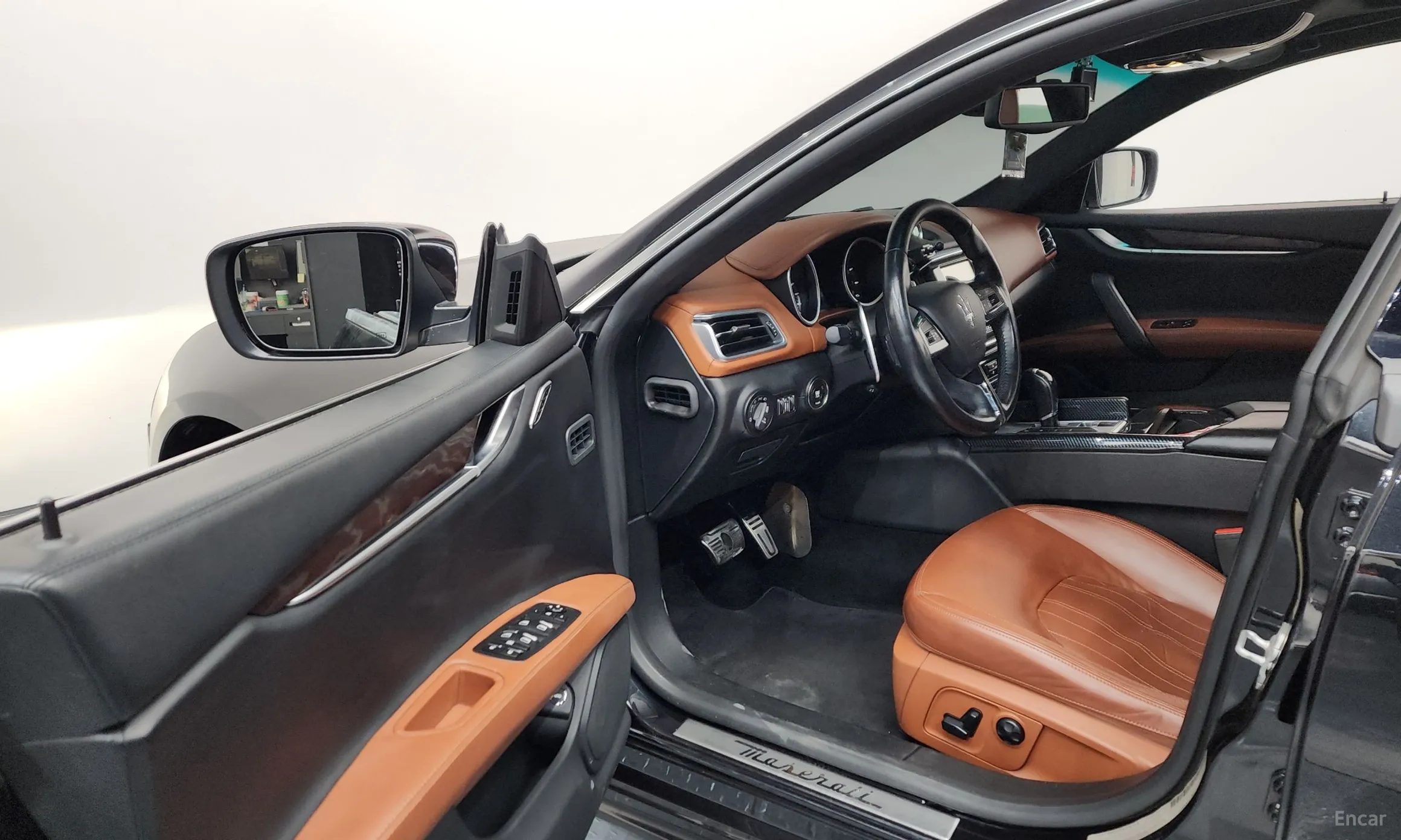 Maserati Ghibli превью 10