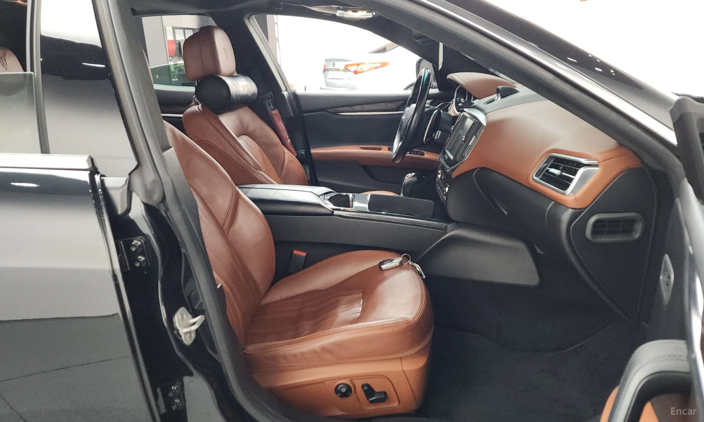 Maserati Ghibli превью 11