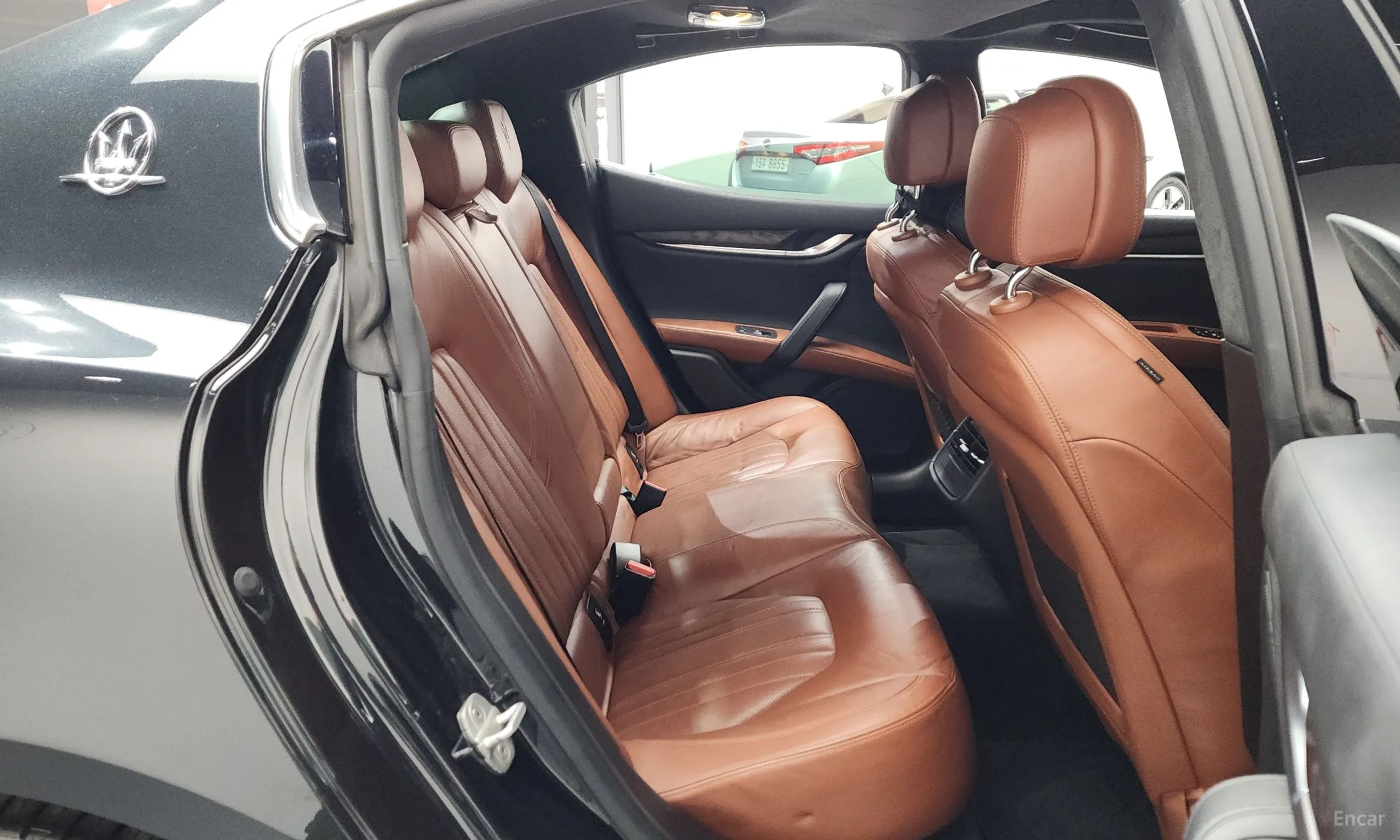 Maserati Ghibli превью 12