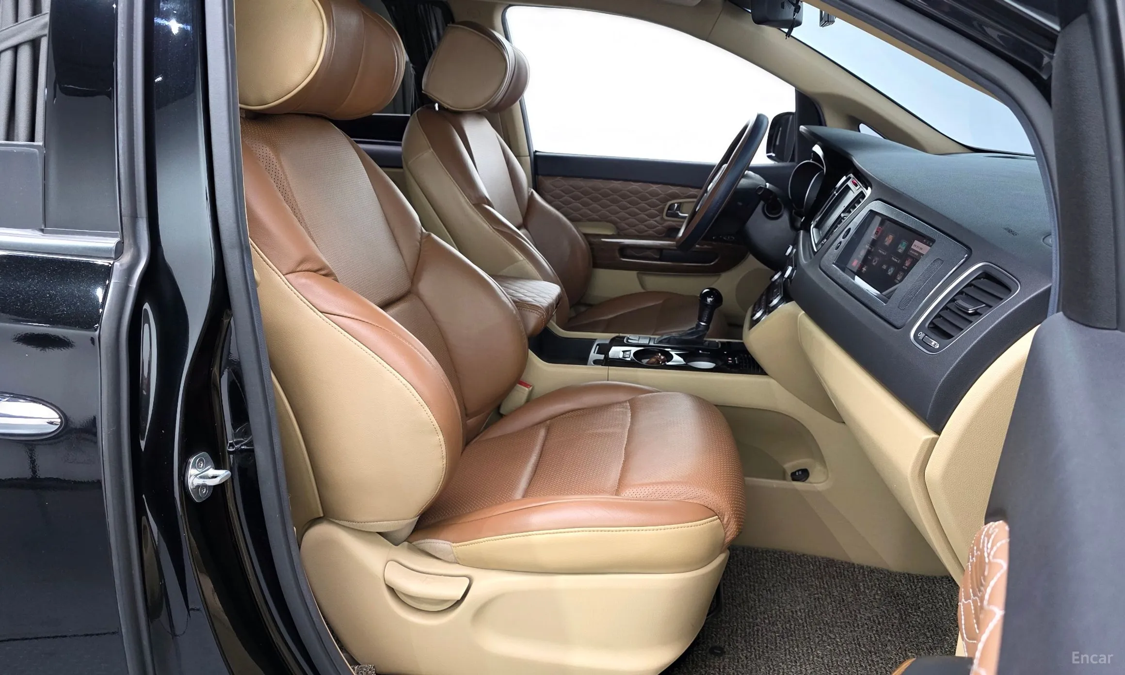 Kia Carnival превью 10