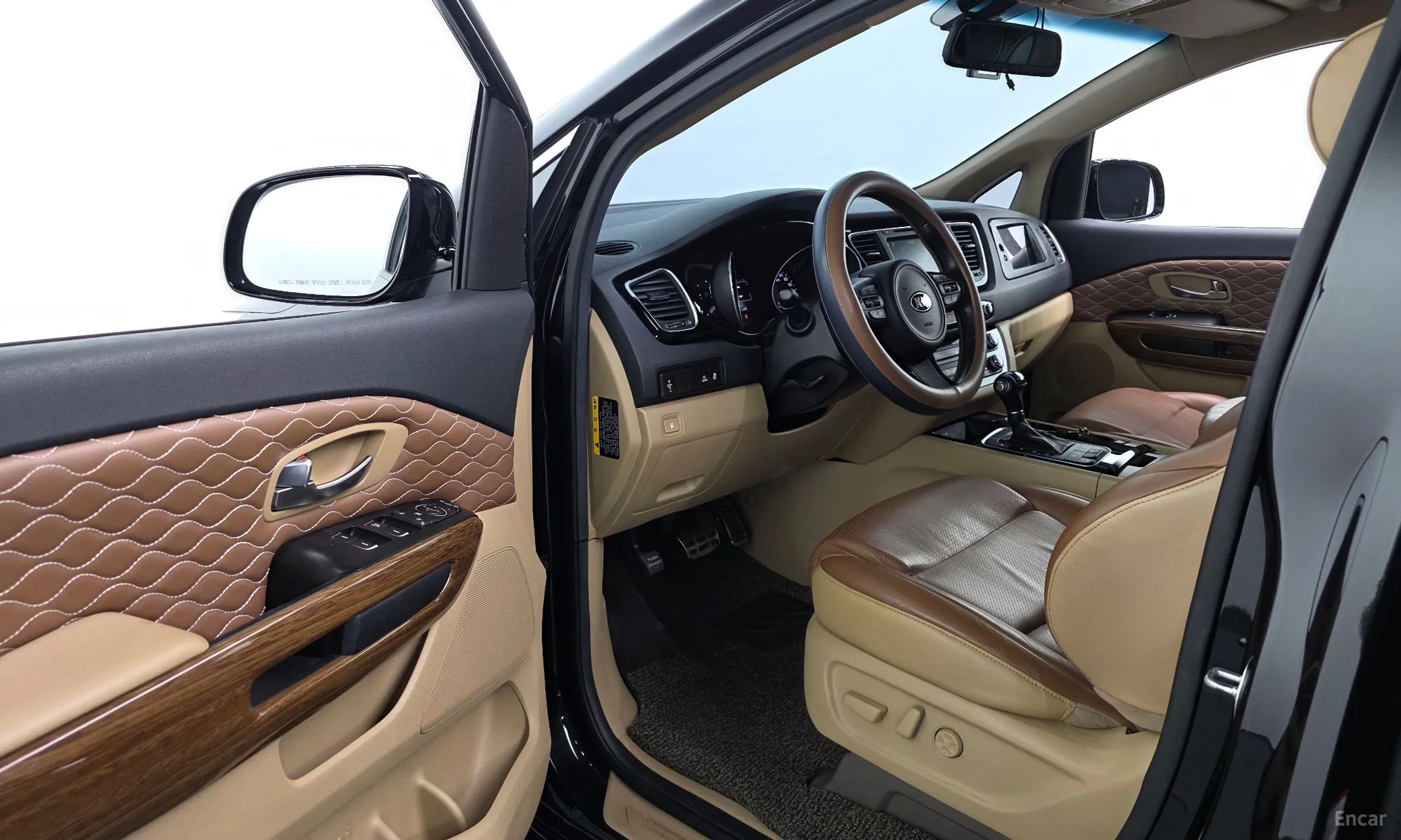 Kia Carnival превью 11