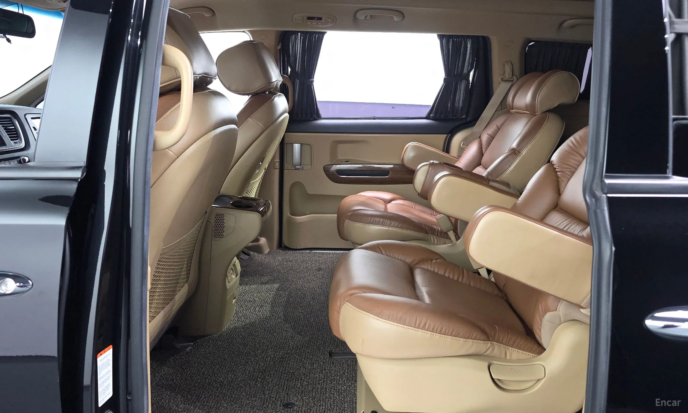 Kia Carnival превью 12