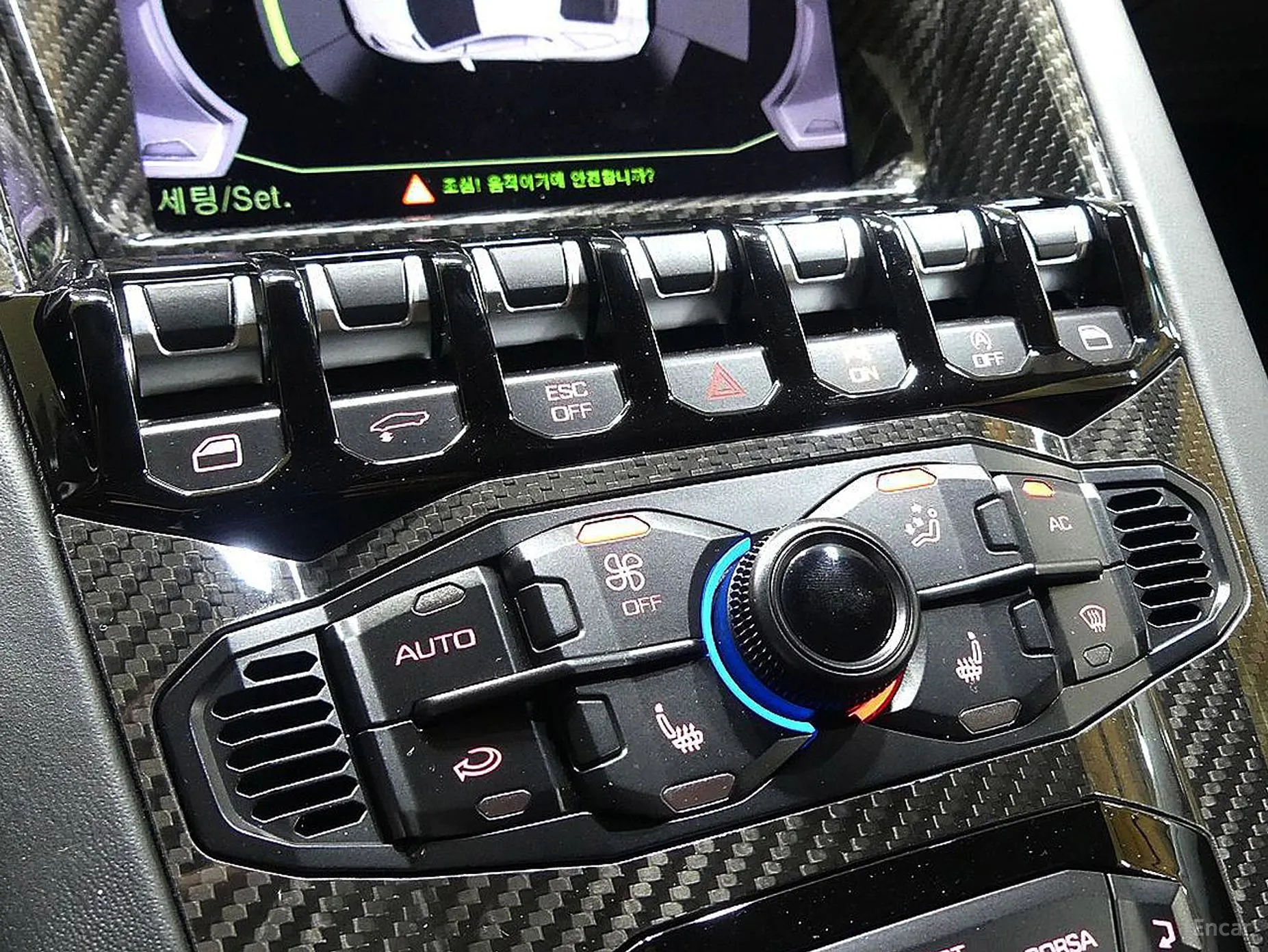 Lamborghini Aventador превью 15