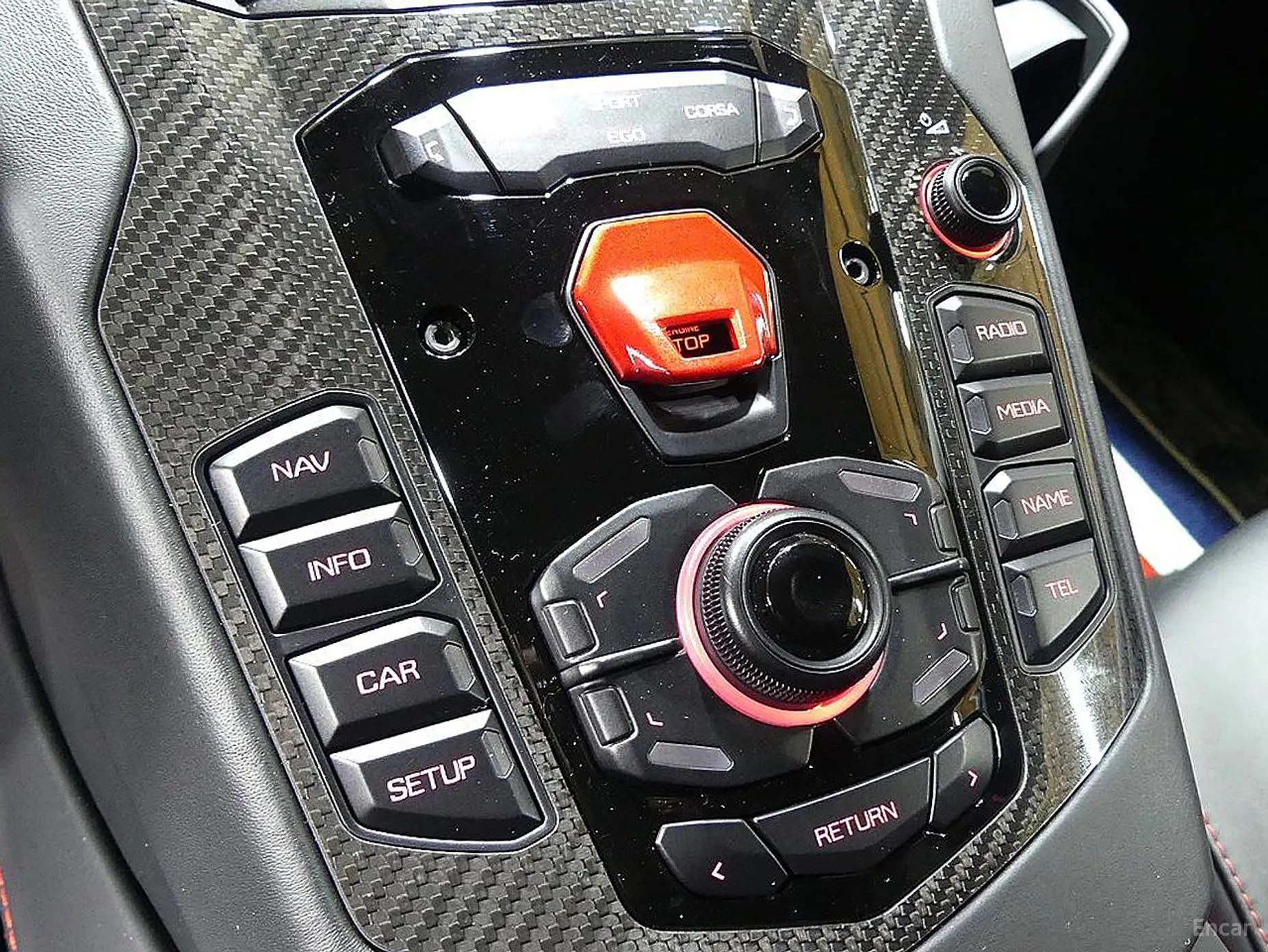 Lamborghini Aventador превью 16