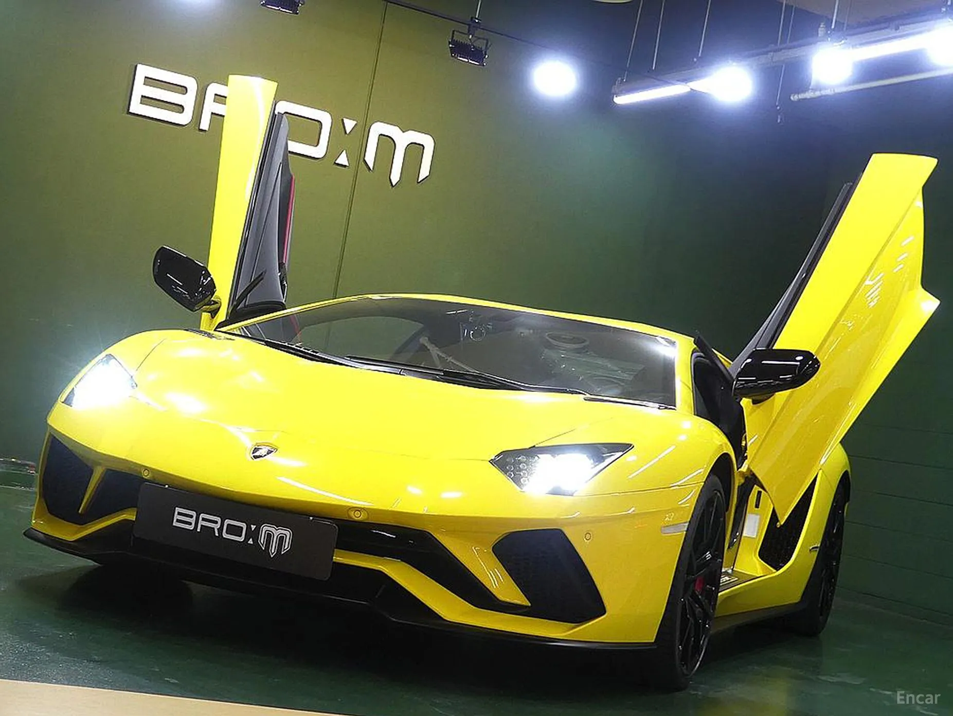 Lamborghini Aventador превью 3