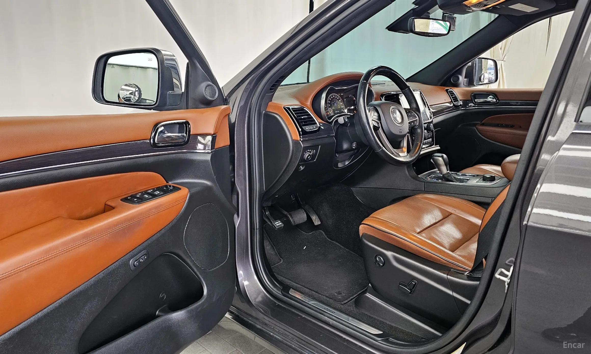 Jeep Grand Cherokee превью 10