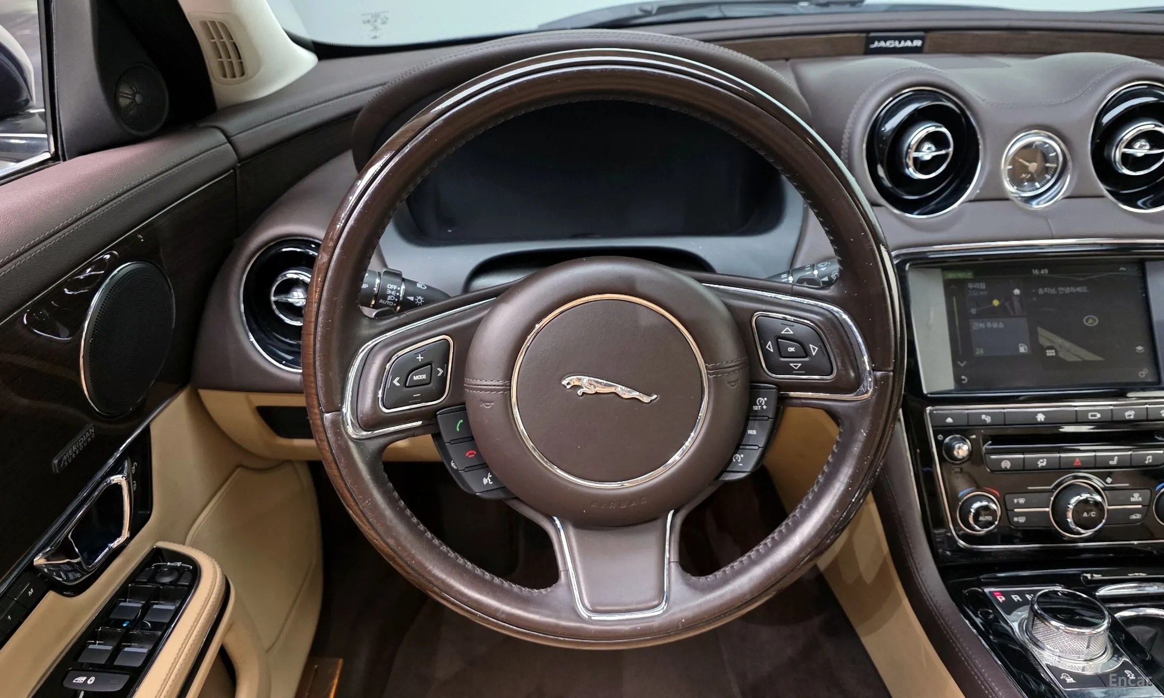 Jaguar All New XJ превью 15