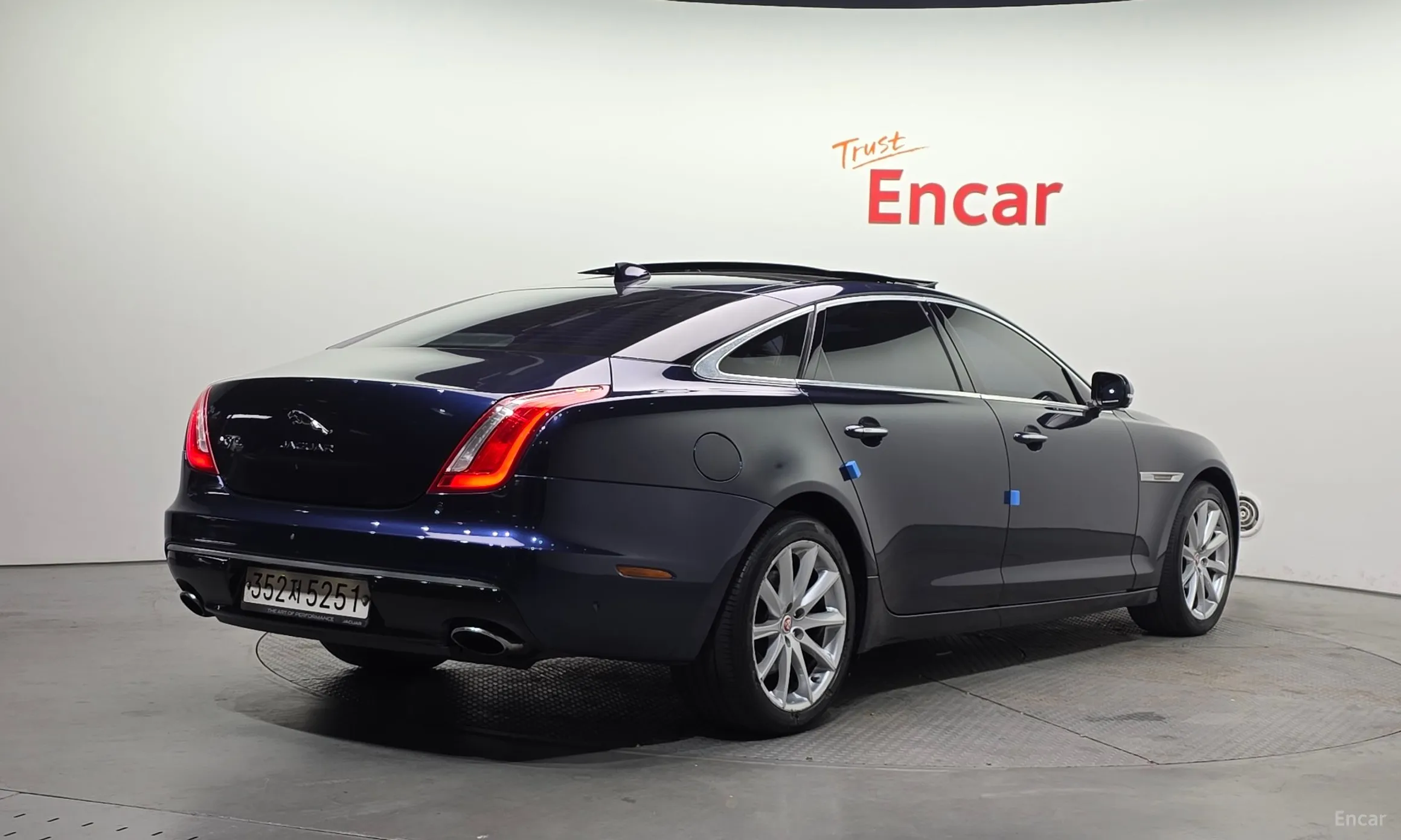 Jaguar All New XJ