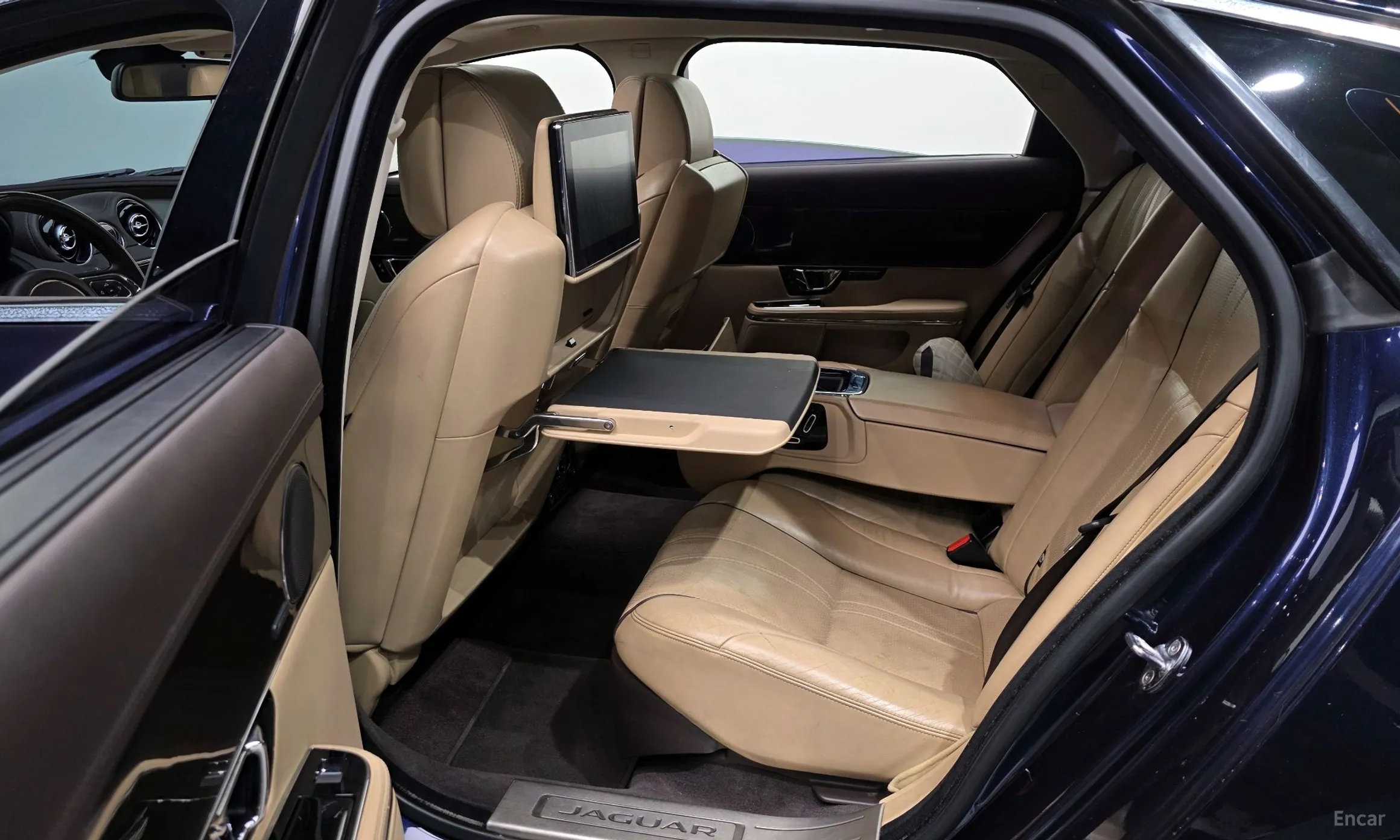 Jaguar All New XJ превью 20