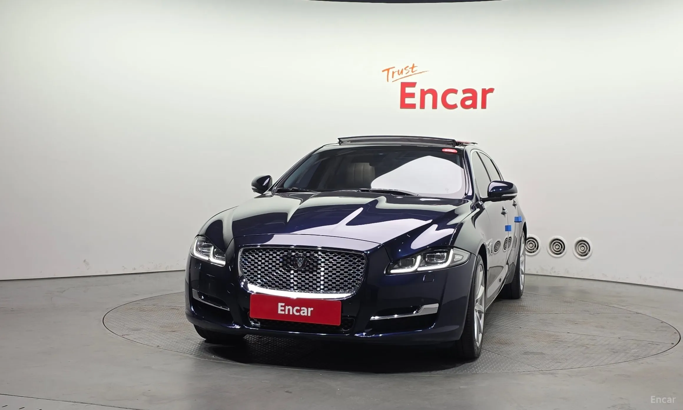 Jaguar All New XJ превью 3