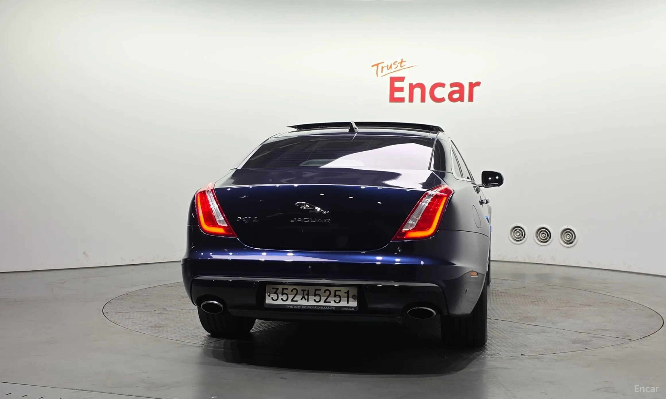Jaguar All New XJ превью 4